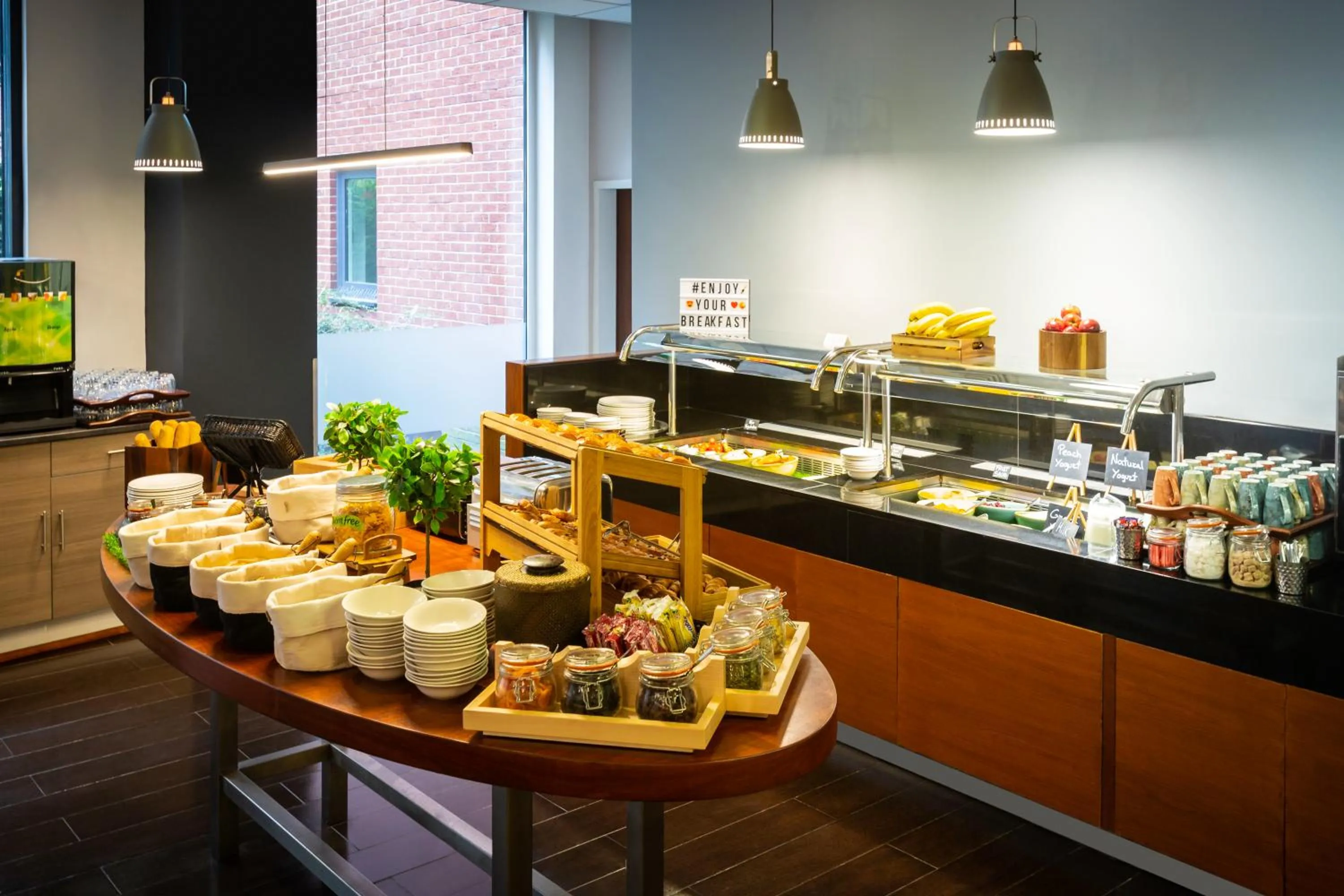 Food and drinks in Novotel Reading Centre