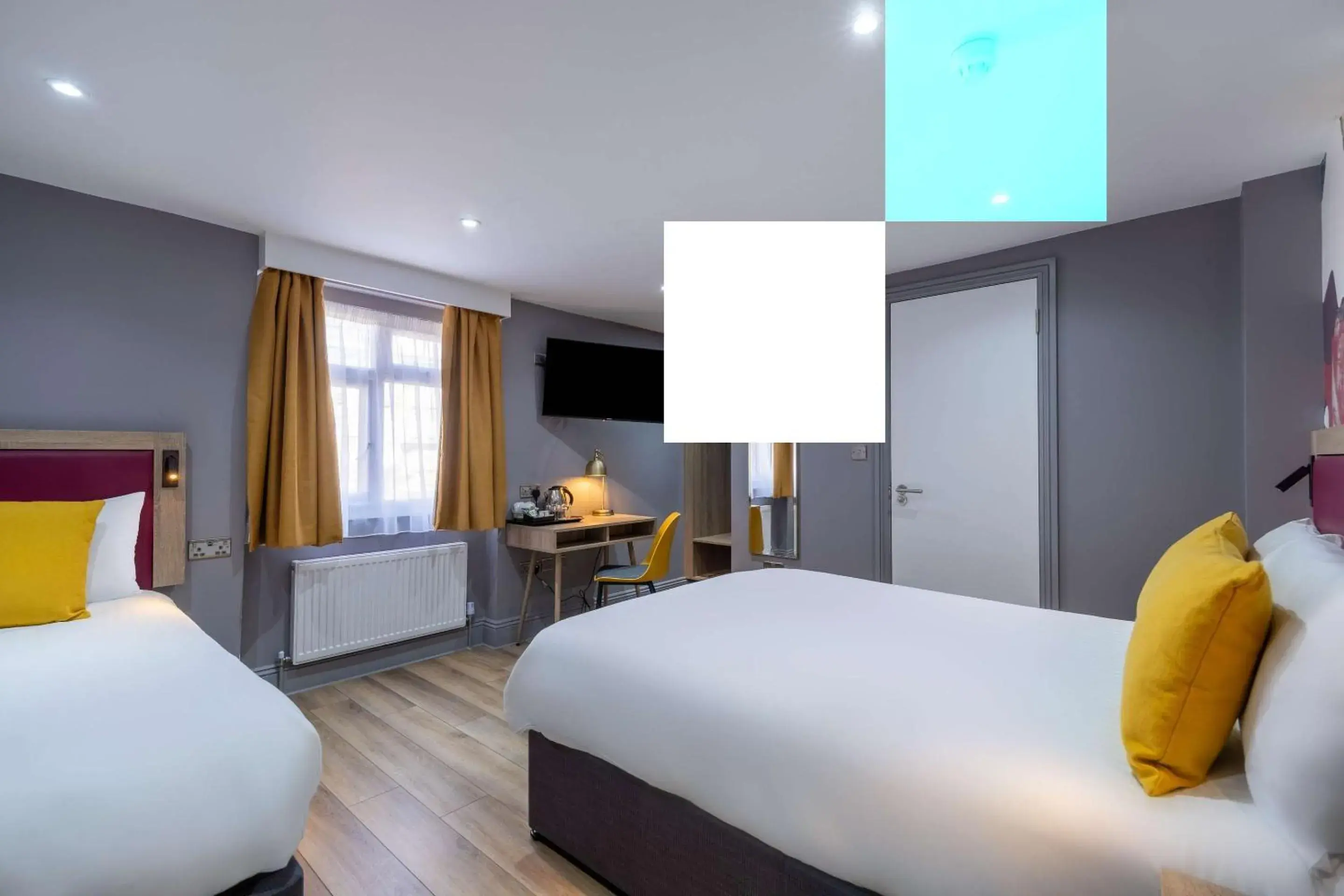 Bedroom, Bed in Comfort Inn Edgware Road W2 Bedroom, Bed in Comfort Inn Edgware Road W2