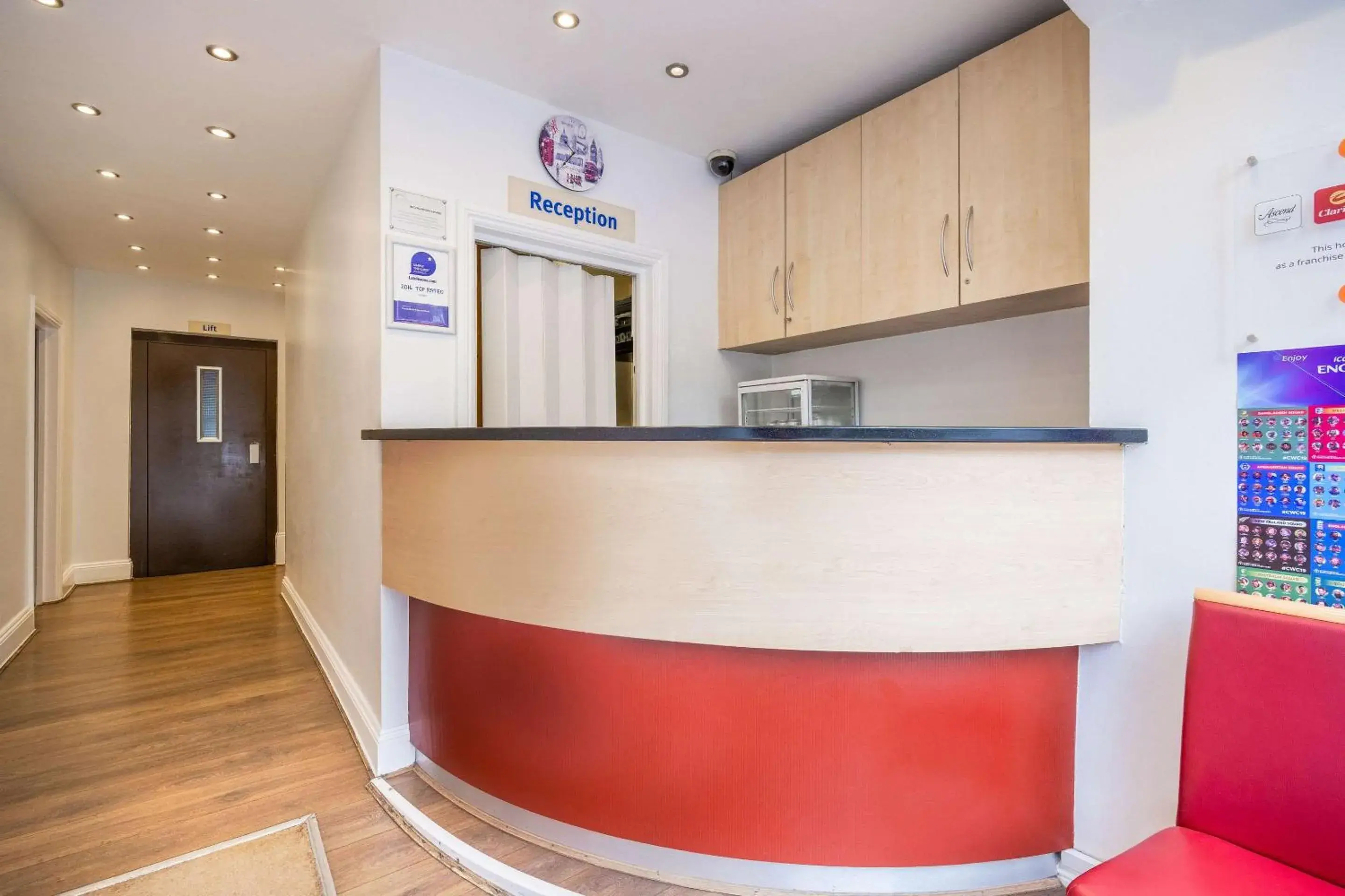 Lobby or reception in Comfort Inn Edgware Road W2 Lobby or reception in Comfort Inn Edgware Road W2