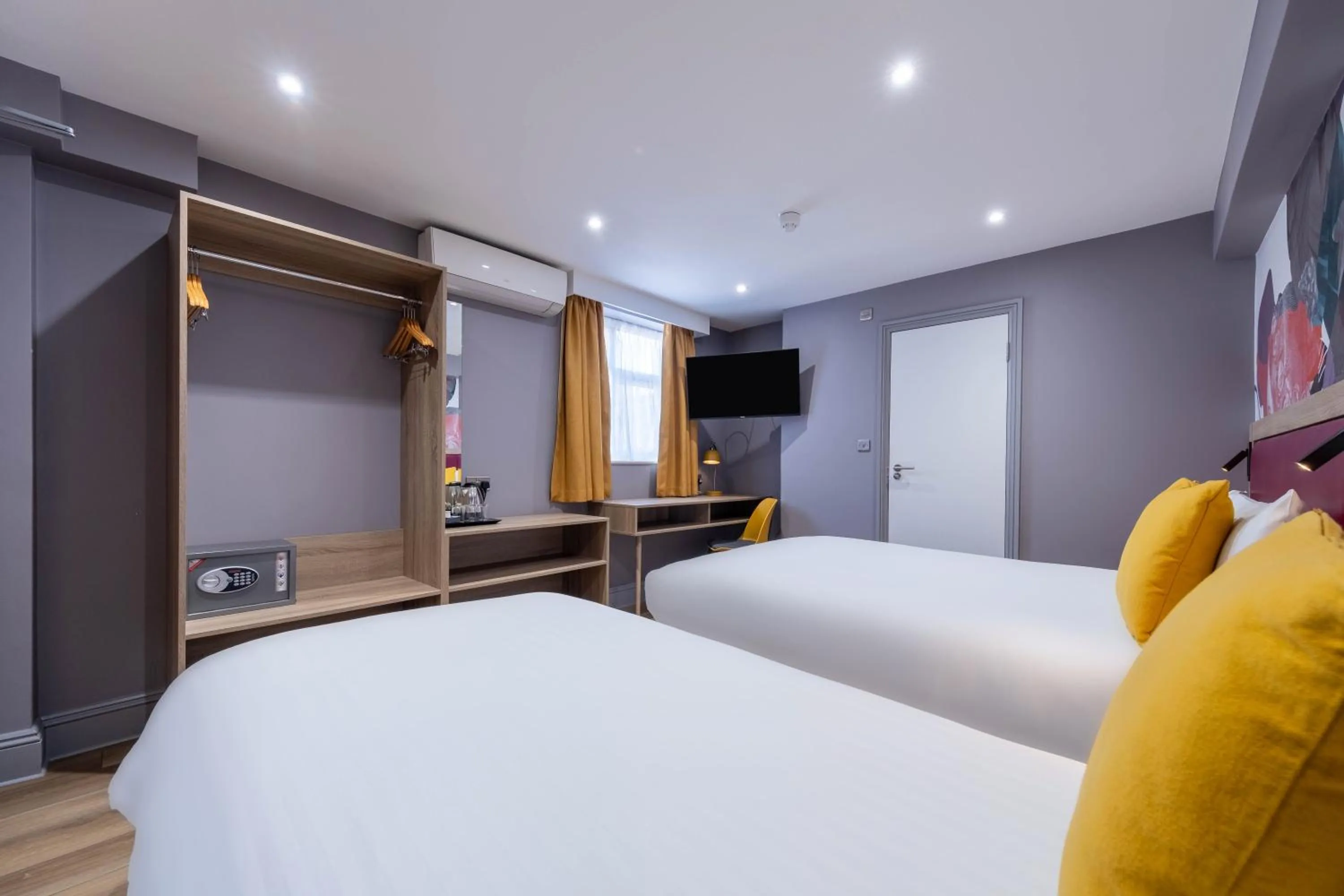 Bedroom, Bed in Comfort Inn Edgware Road W2