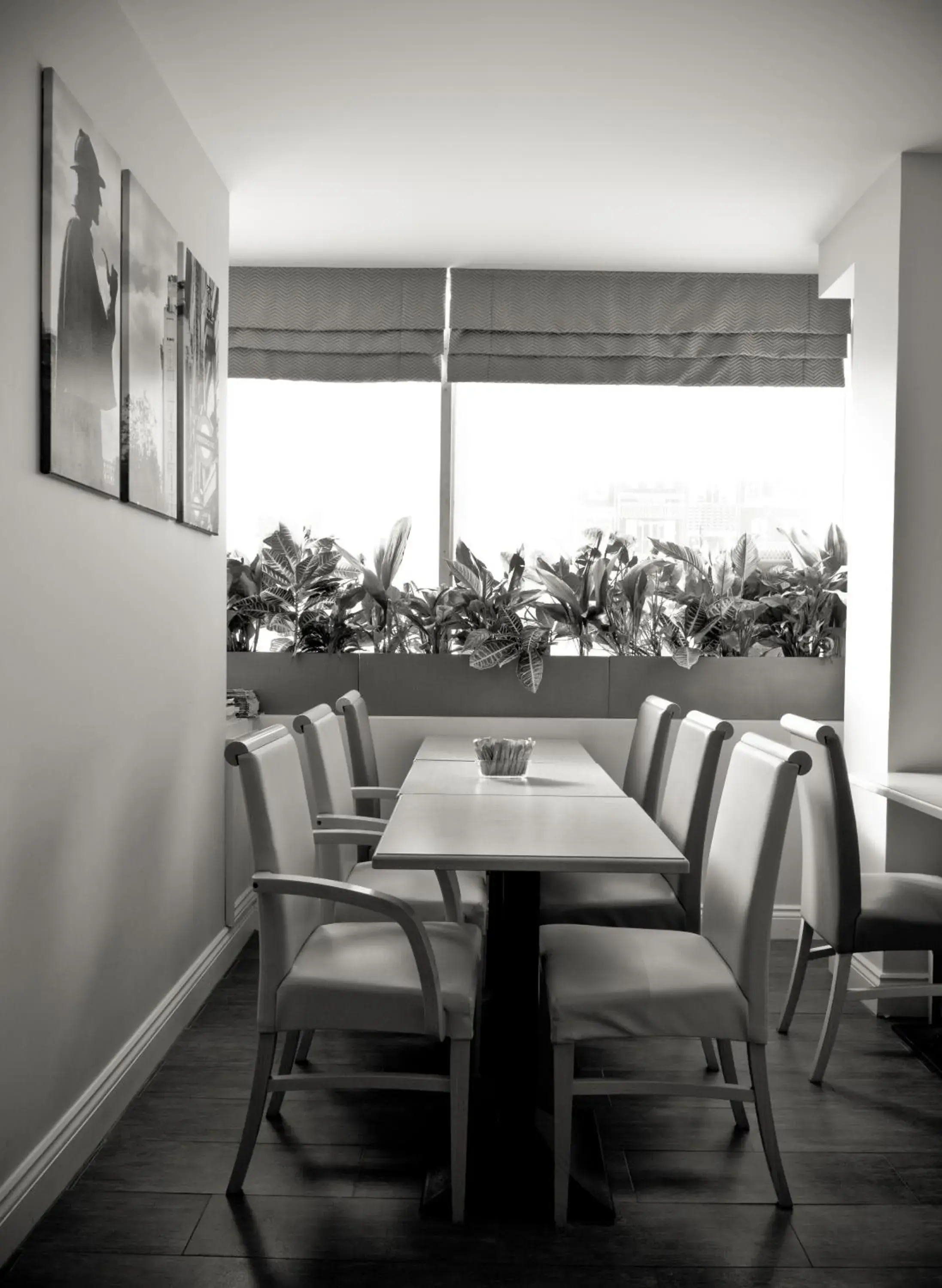 Restaurant/places to eat in Comfort Inn Edgware Road W2 Restaurant/places to eat in Comfort Inn Edgware Road W2