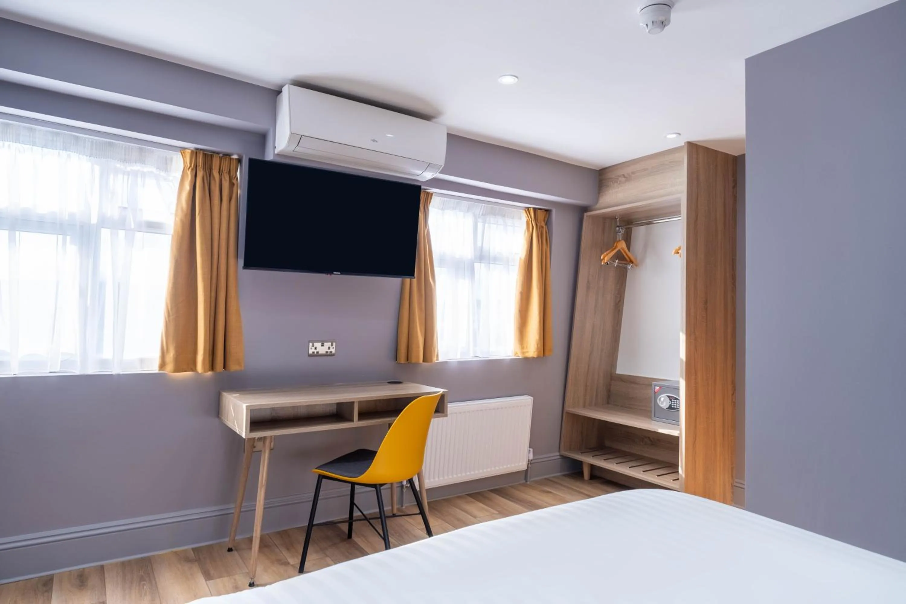 Bedroom, Bed in Comfort Inn Edgware Road W2