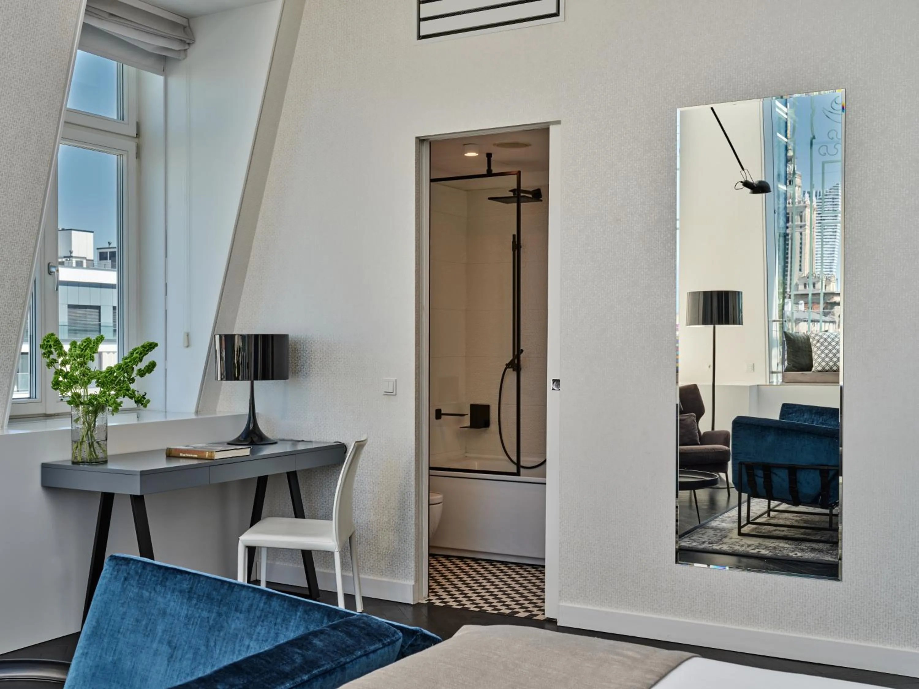 Living room in Hotel Indigo Warsaw Nowy Świat by IHG