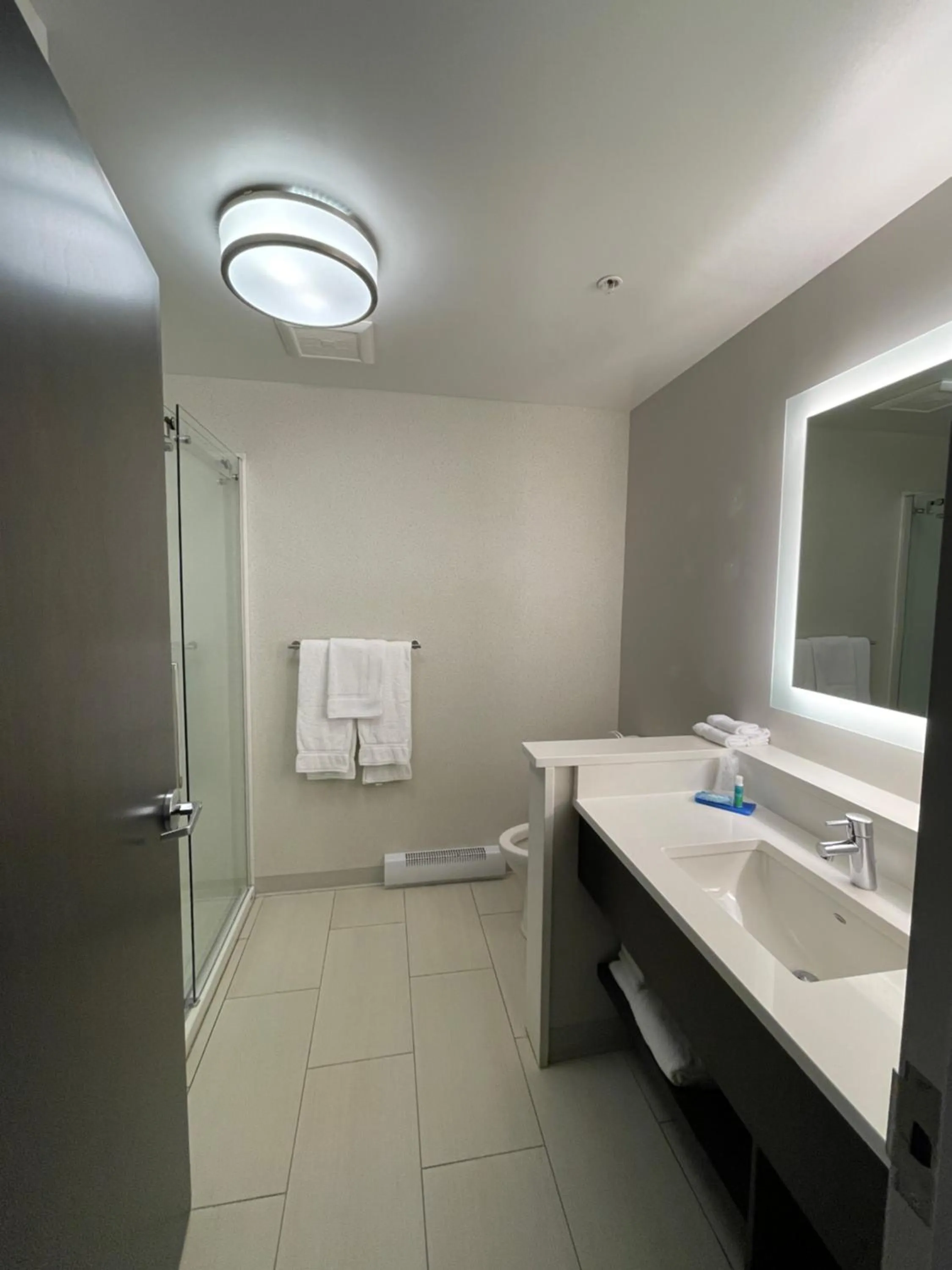 Bathroom in Holiday Inn Express & Suites - Gatineau - Ottawa by IHG