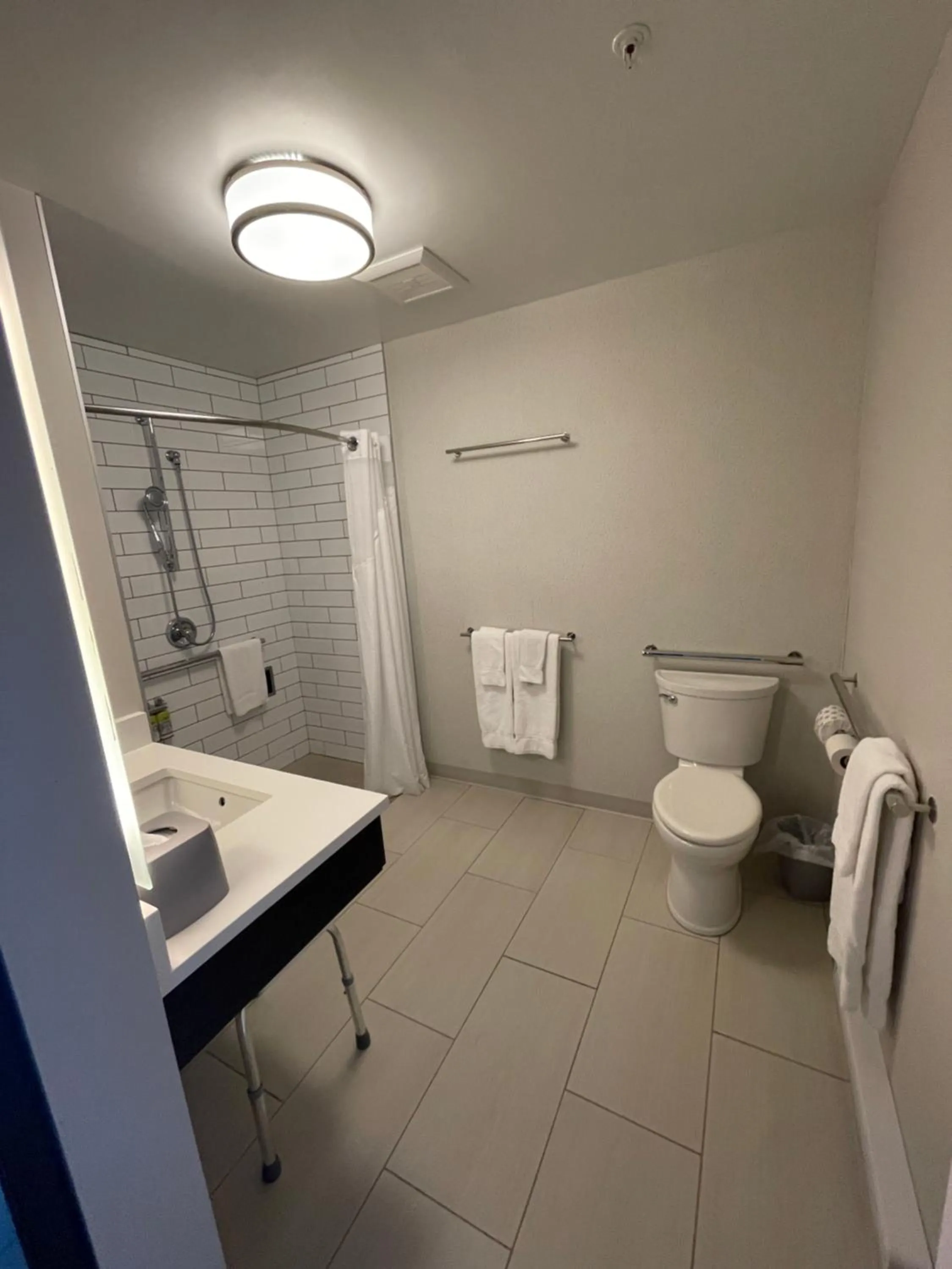 Bathroom in Holiday Inn Express & Suites - Gatineau - Ottawa by IHG