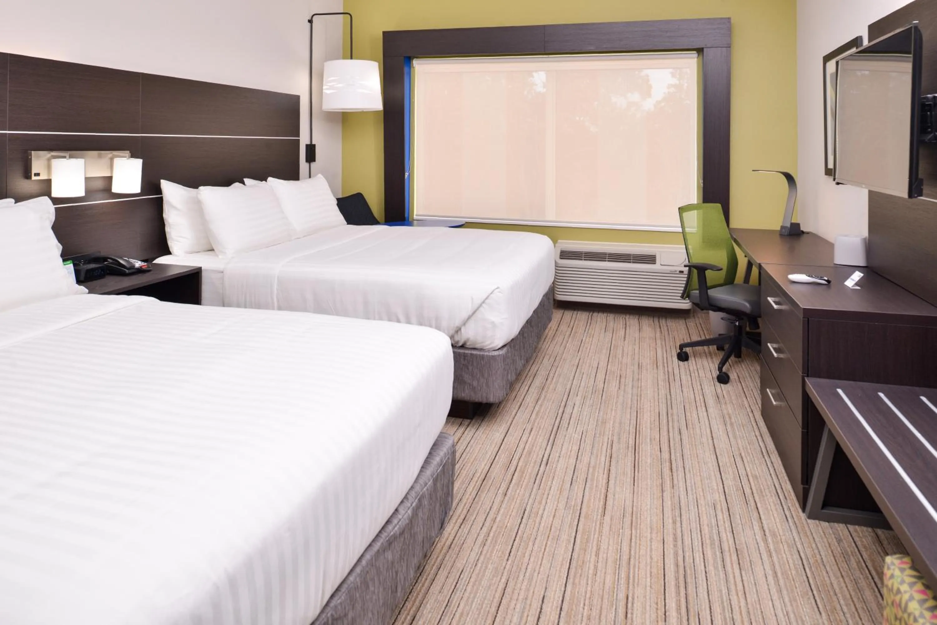 Photo of the whole room, Bed in Holiday Inn Express - Bethlehem by IHG