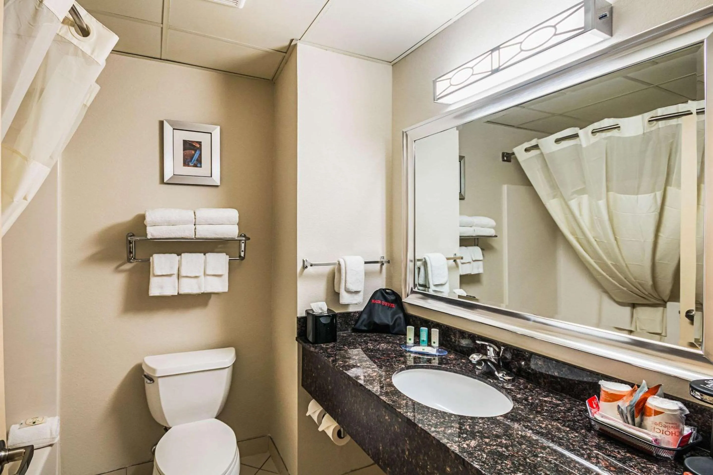 Photo of the whole room in Quality Inn Berea