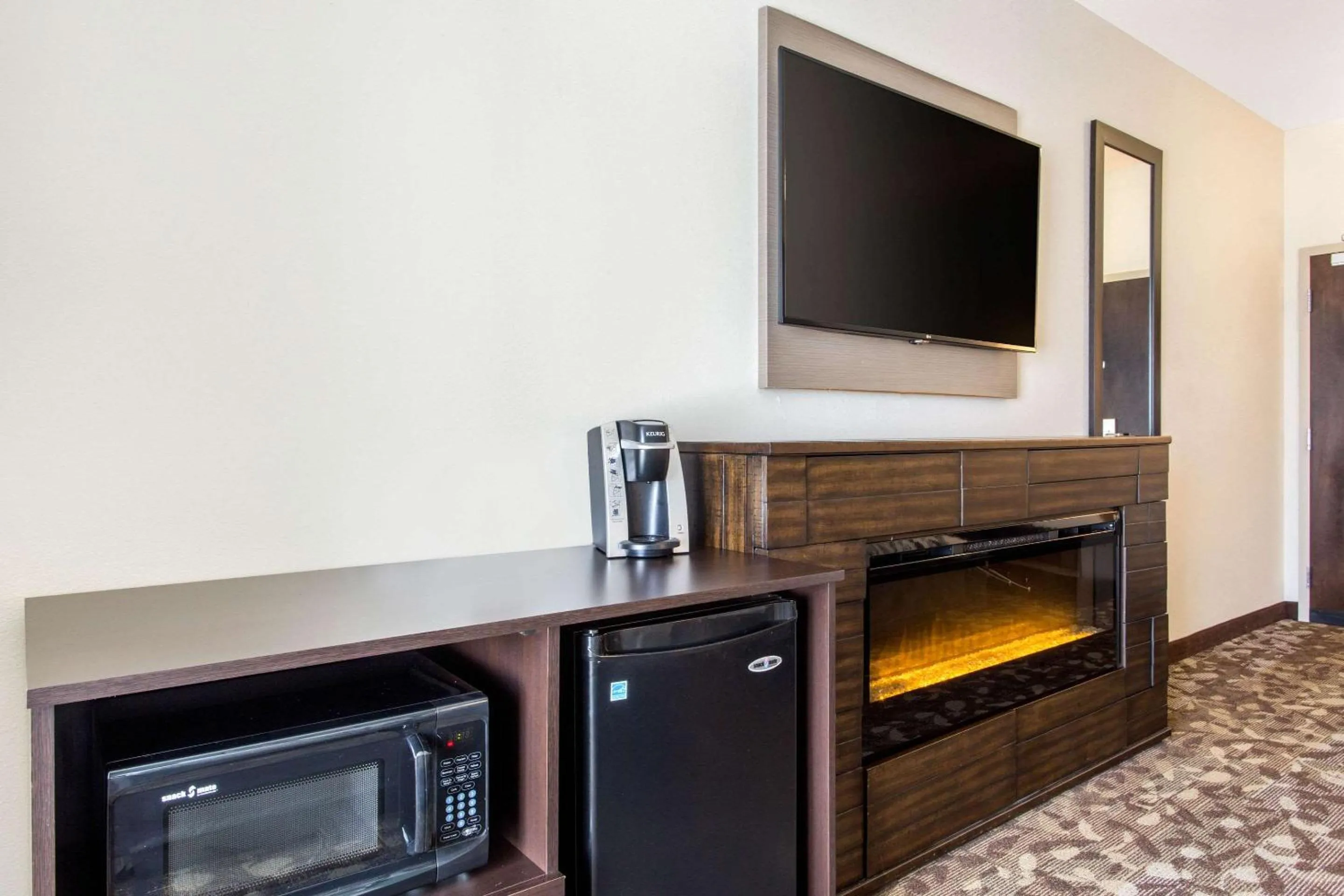 Bedroom in Sleep Inn & Suites Middletown - Goshen