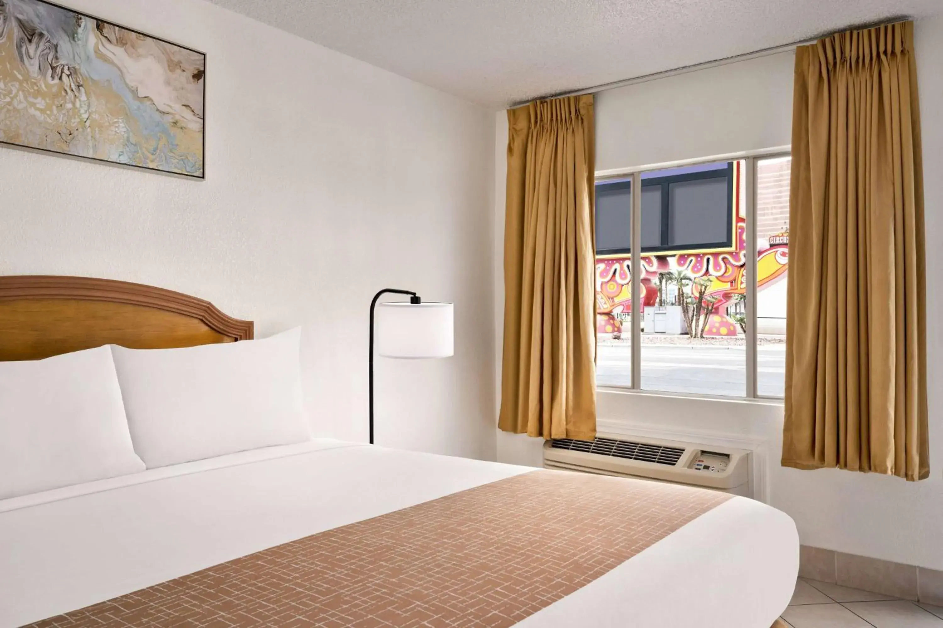 Photo of the whole room, Bed in Travelodge by Wyndham Las Vegas Photo of the whole room, Bed in Travelodge by Wyndham Las Vegas