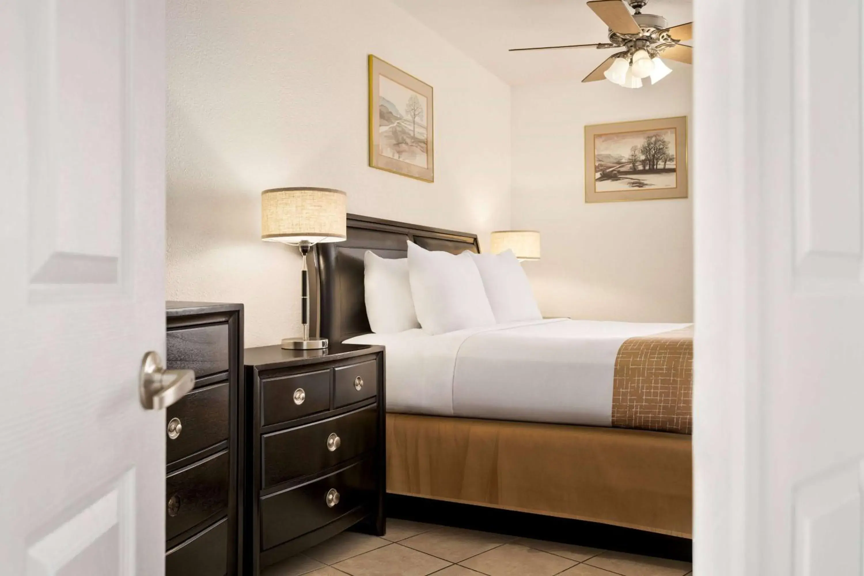 Photo of the whole room, Bed in Travelodge by Wyndham Las Vegas Photo of the whole room, Bed in Travelodge by Wyndham Las Vegas