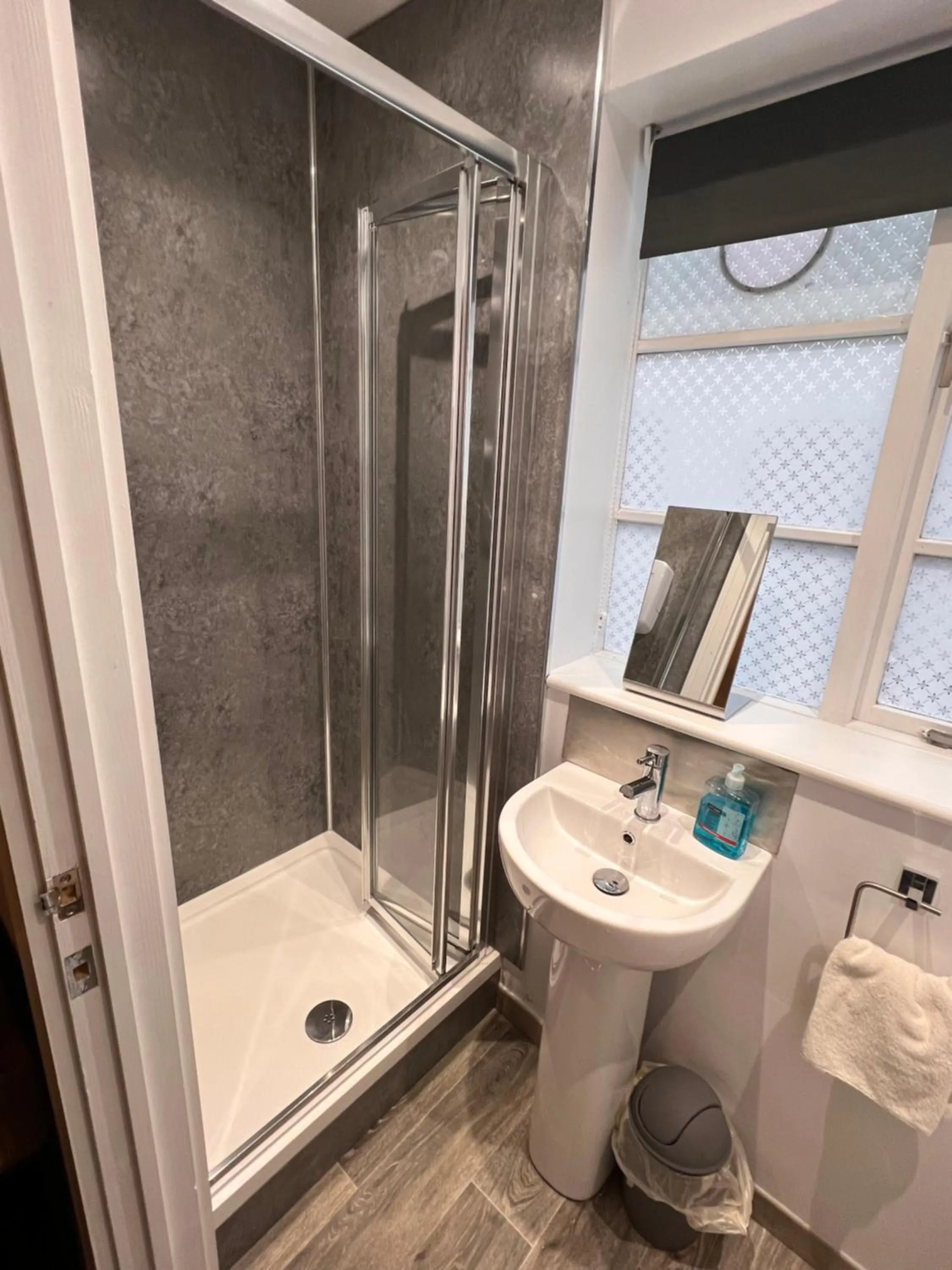 Shower in Severn Valley Guest House