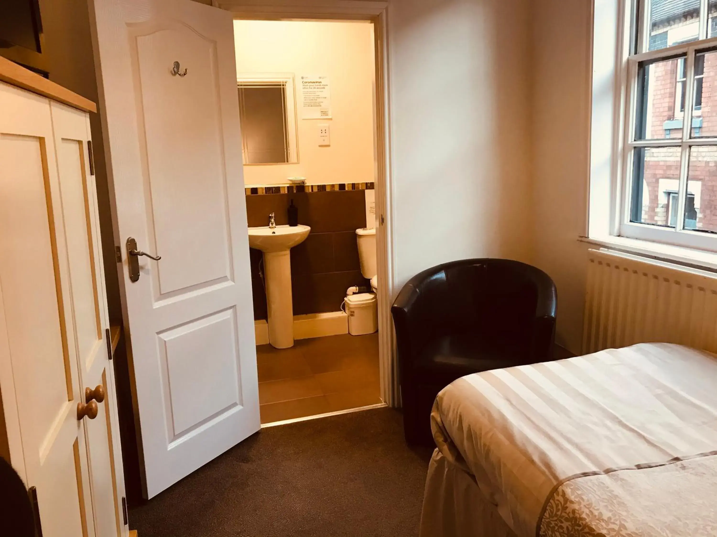 Single Room with Private Bathroom in Severn Valley Guest House Single Room with Private Bathroom in Severn Valley Guest House