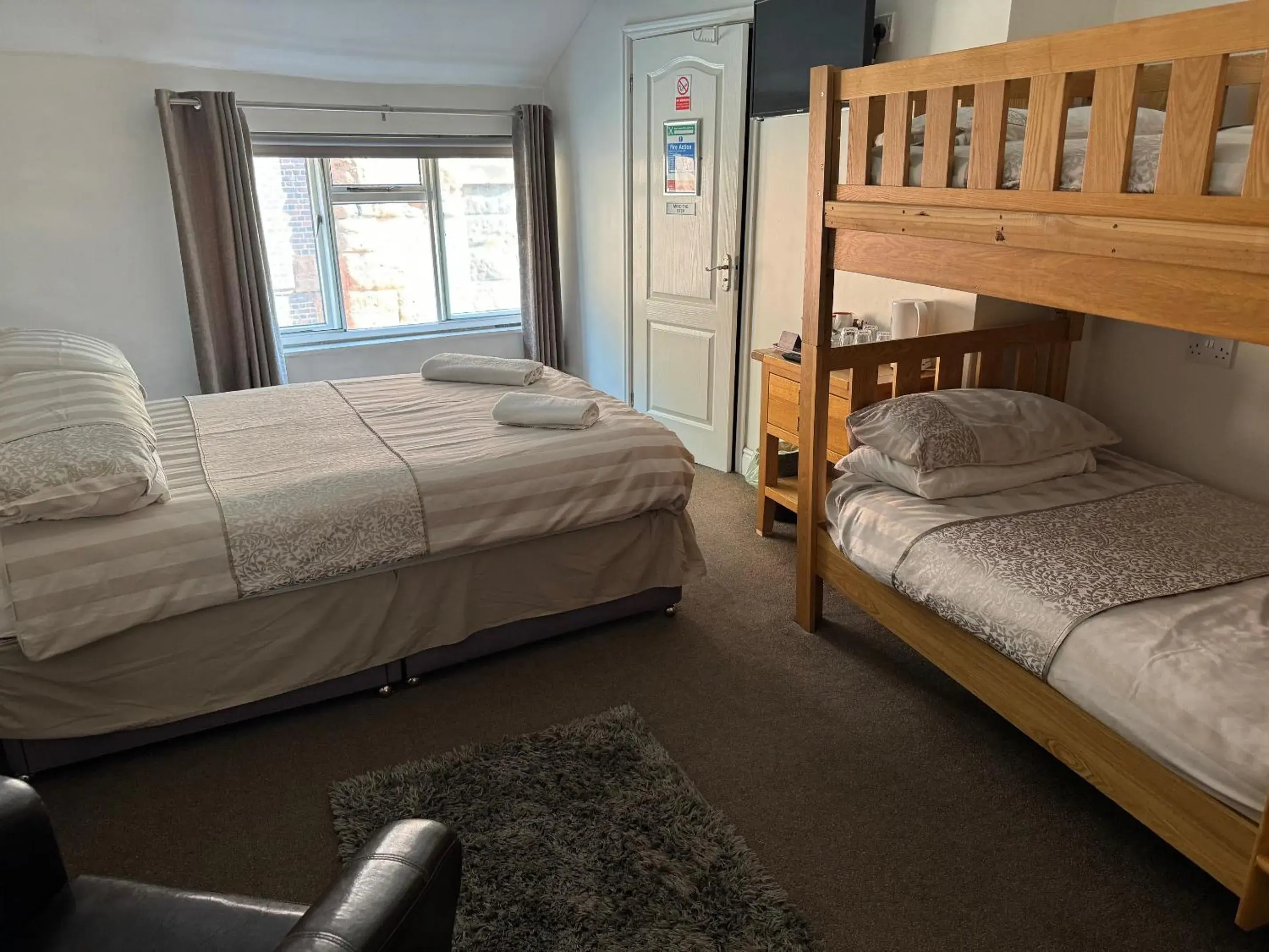 Family Room with Private Bathroom - single occupancy in Severn Valley Guest House Family Room with Private Bathroom - single occupancy in Severn Valley Guest House