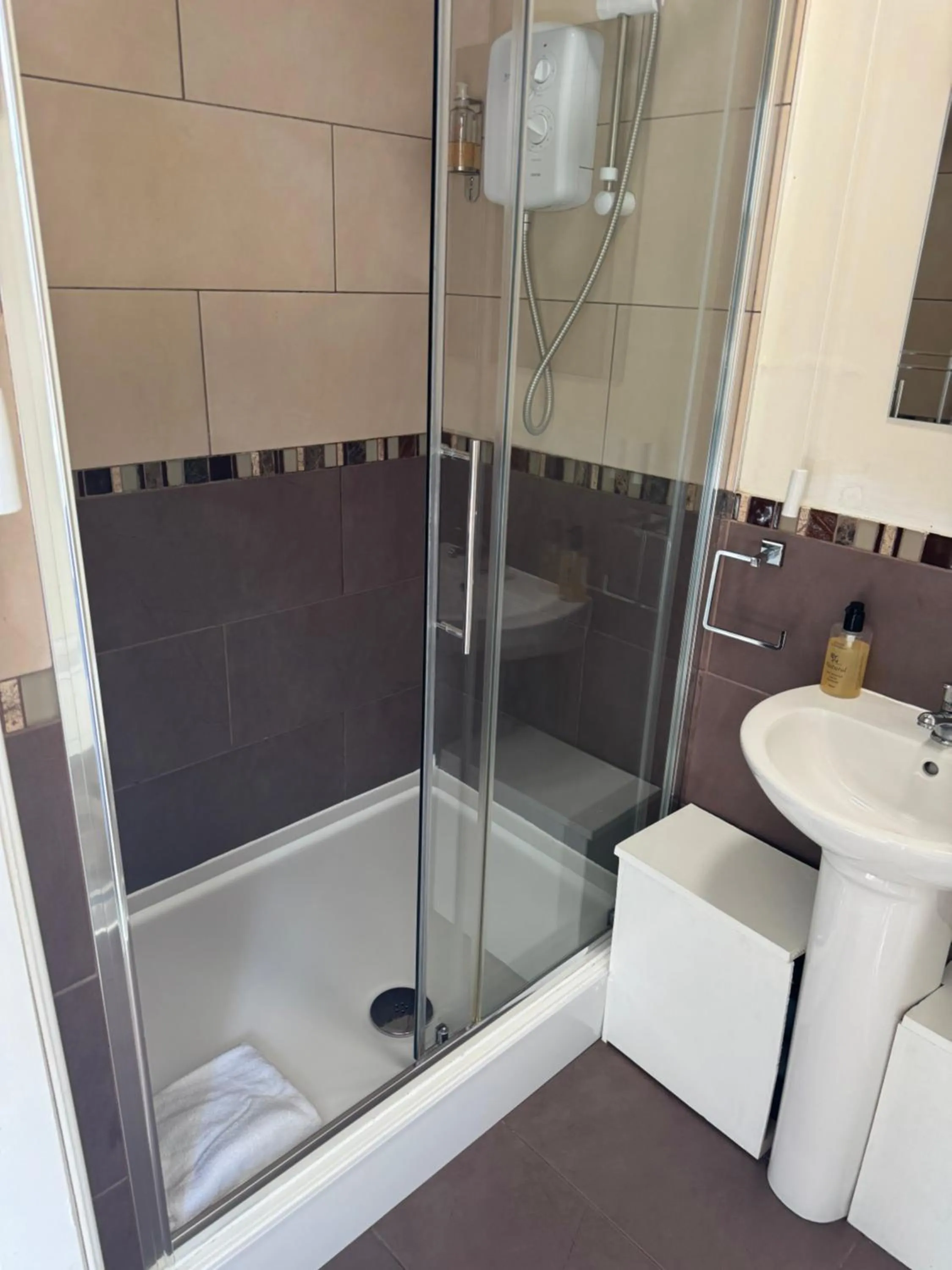 Shower in Severn Valley Guest House