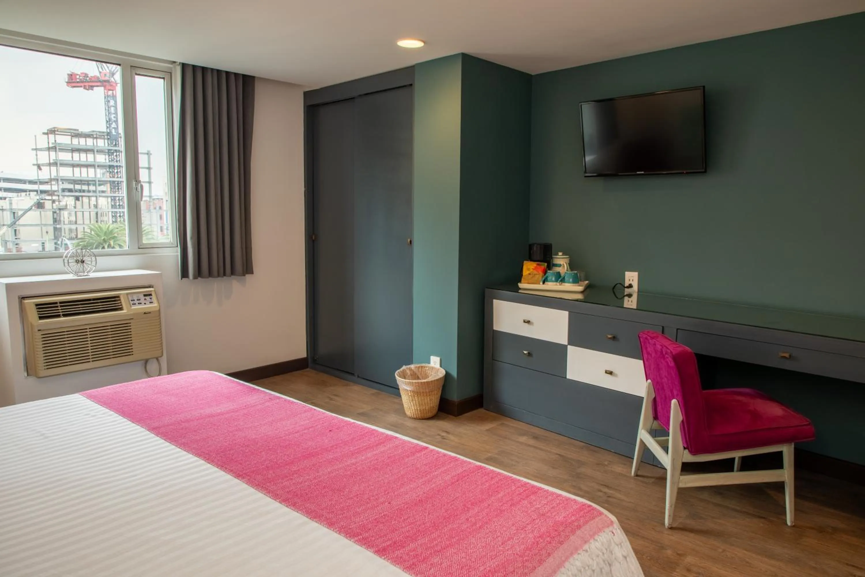 Seating area, Bed in Hotel Fontan Reforma Centro Historico