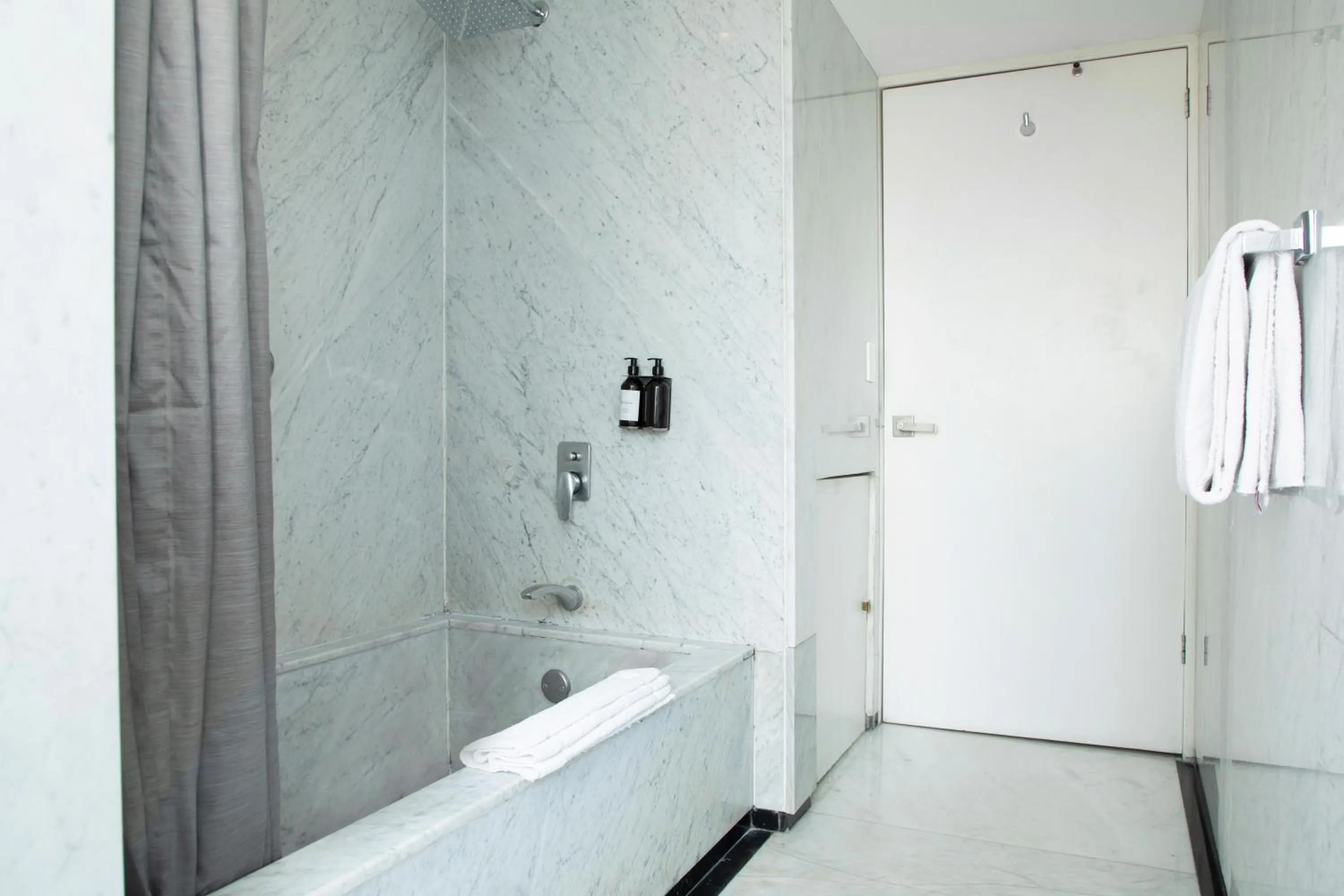 Bathroom in Hotel Fontan Reforma Centro Historico