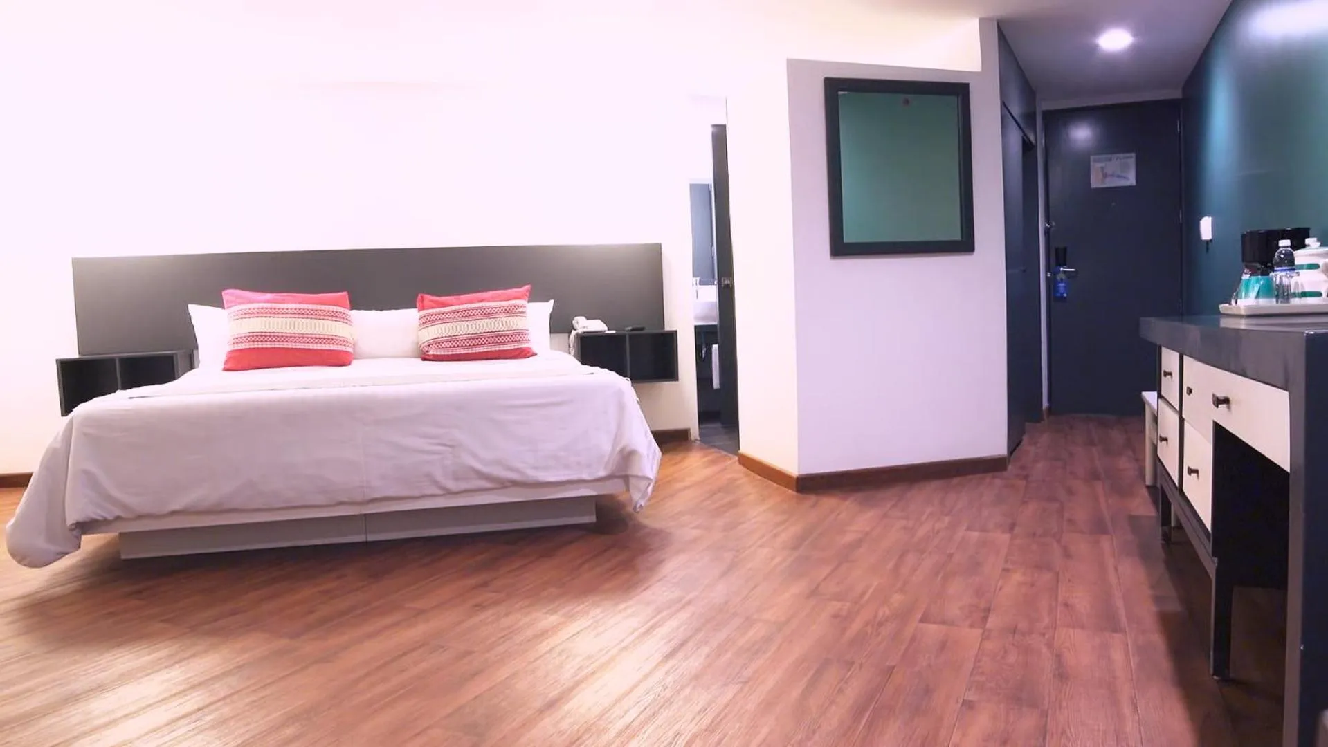 Photo of the whole room, Bed in Hotel Fontan Reforma Centro Historico