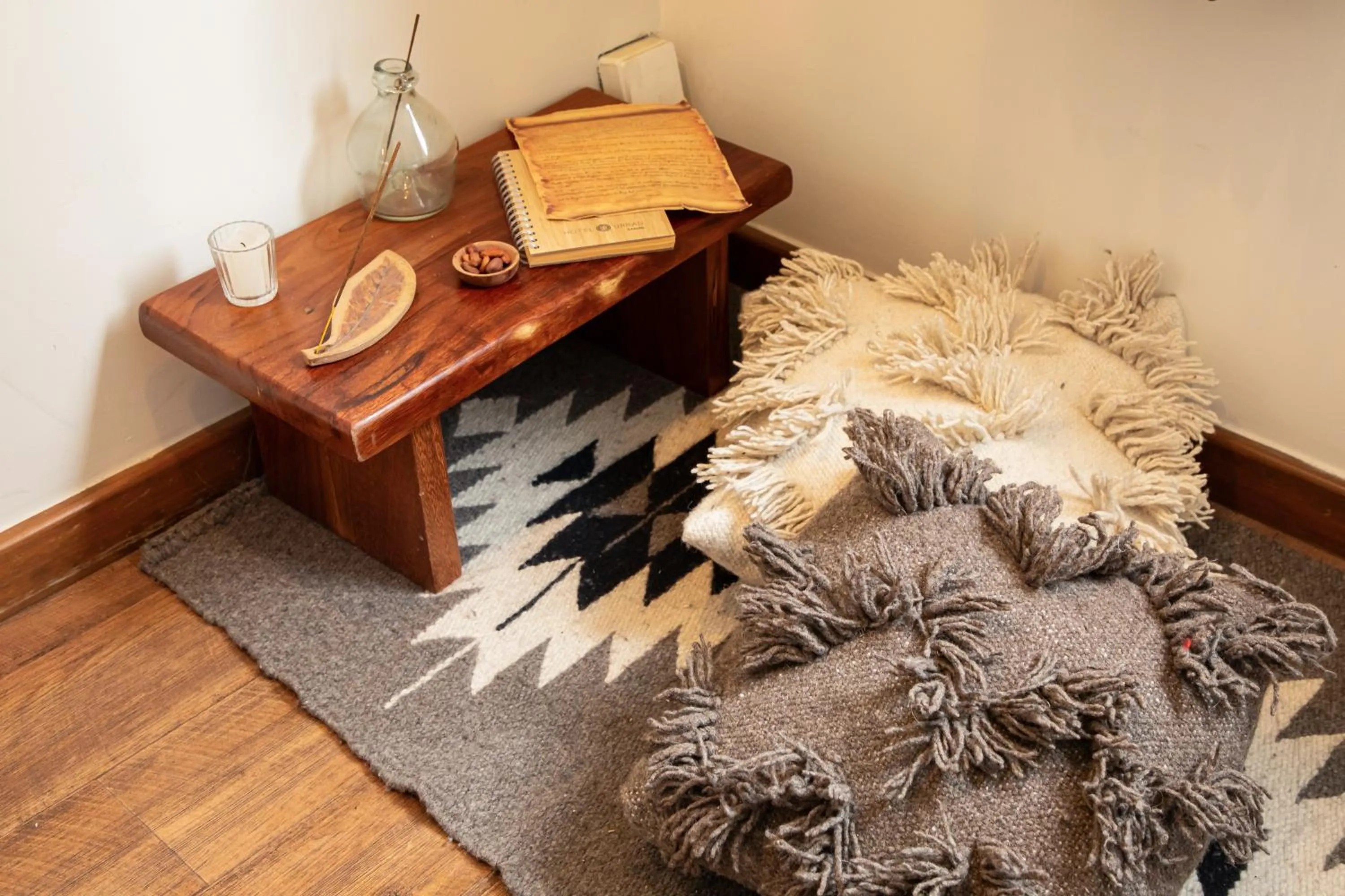 Seating area, Bed in Hotel Fontan Reforma Centro Historico