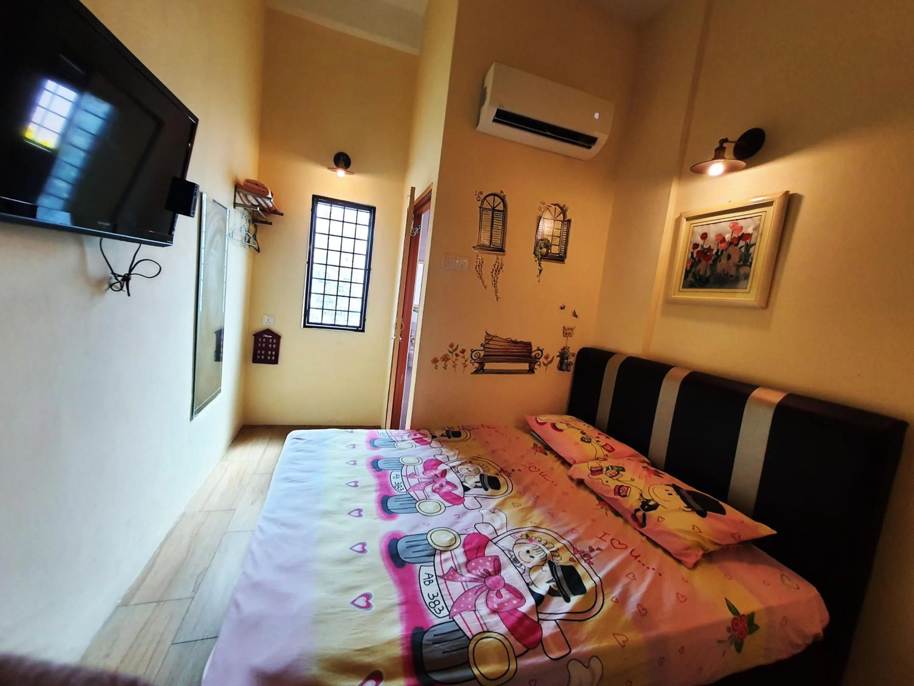 Photo of the whole room, Bed in Lodge 163 Ventures