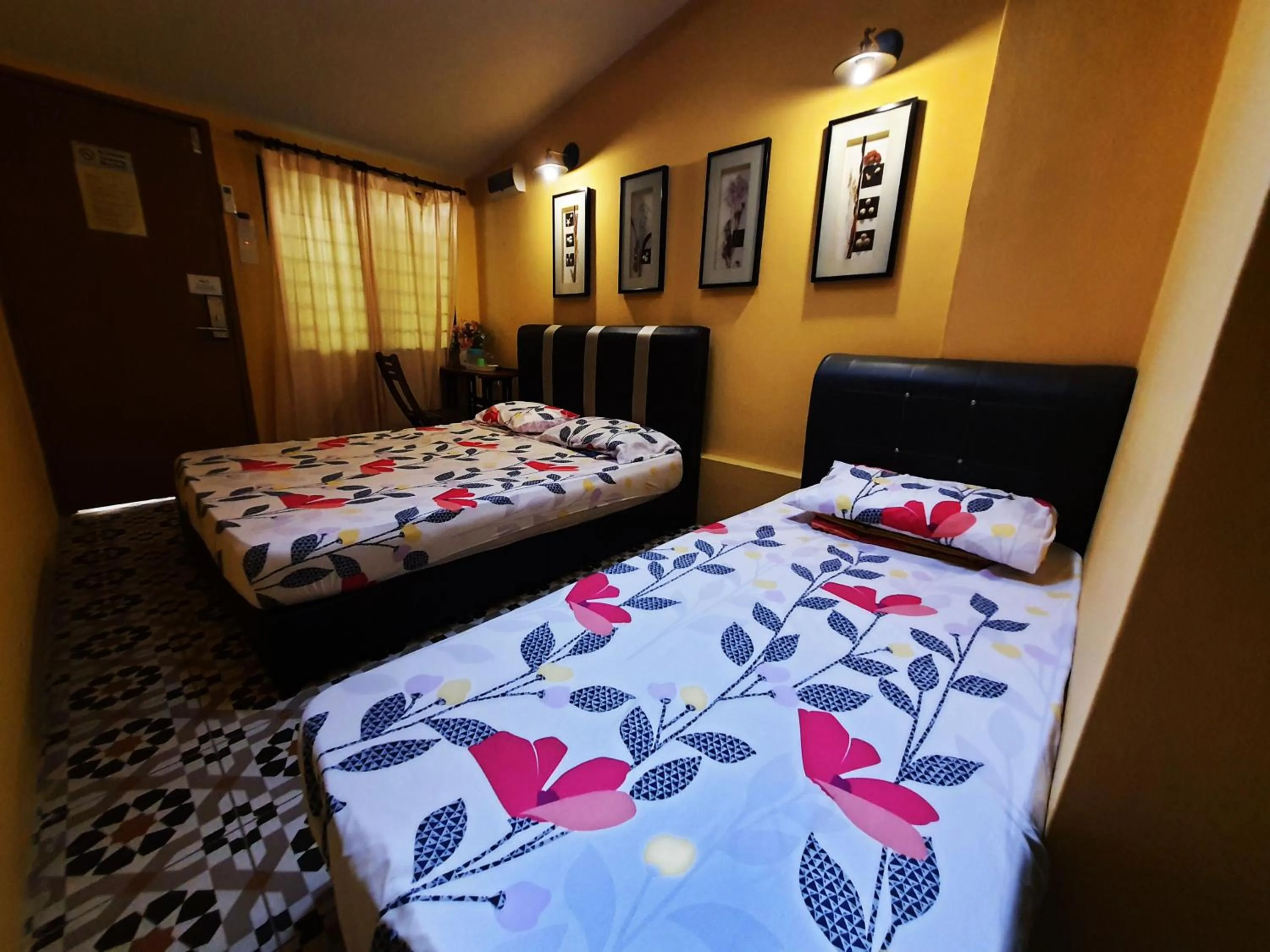 Photo of the whole room, Bed in Lodge 163 Ventures