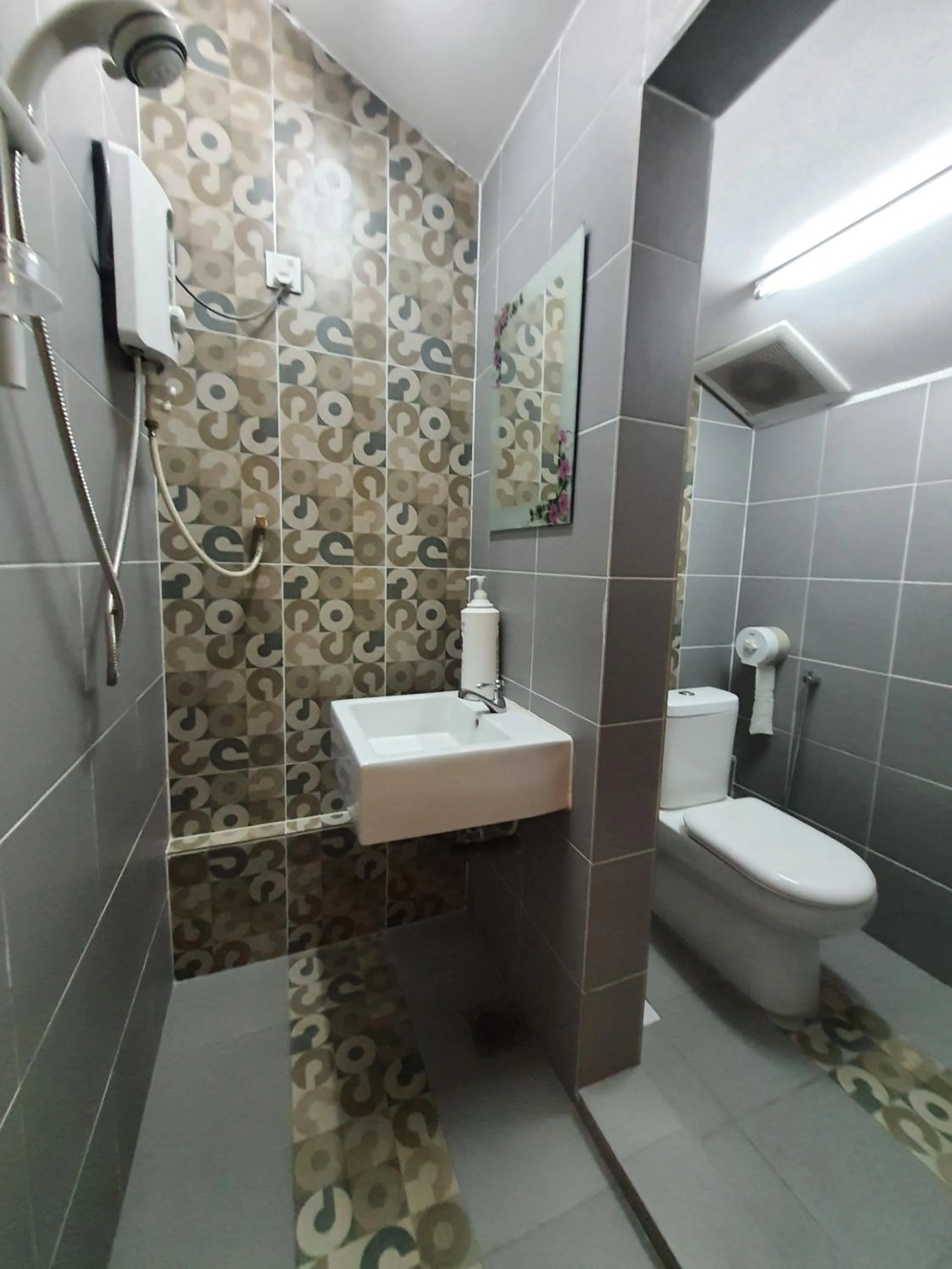 Toilet in Lodge 163 Ventures