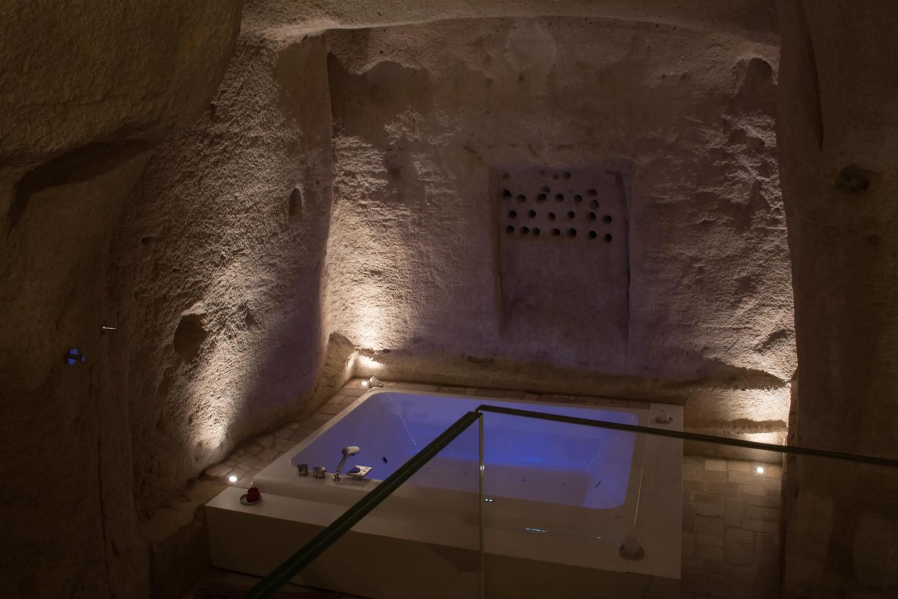 Swimming pool in LA DIMORA DELLE 3 ZIE