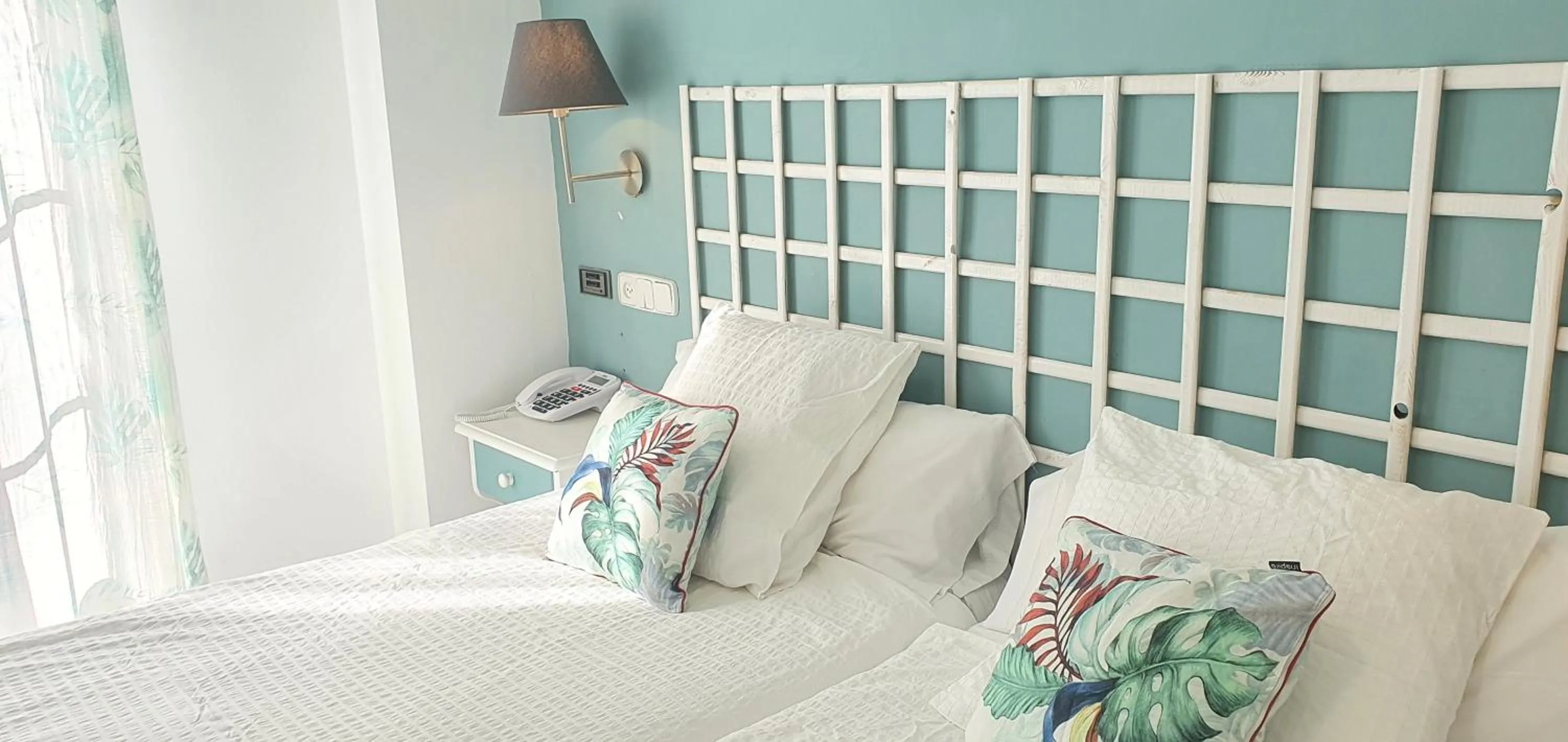 Bedroom, Bed in Hugo Beach Hotel & Apartments