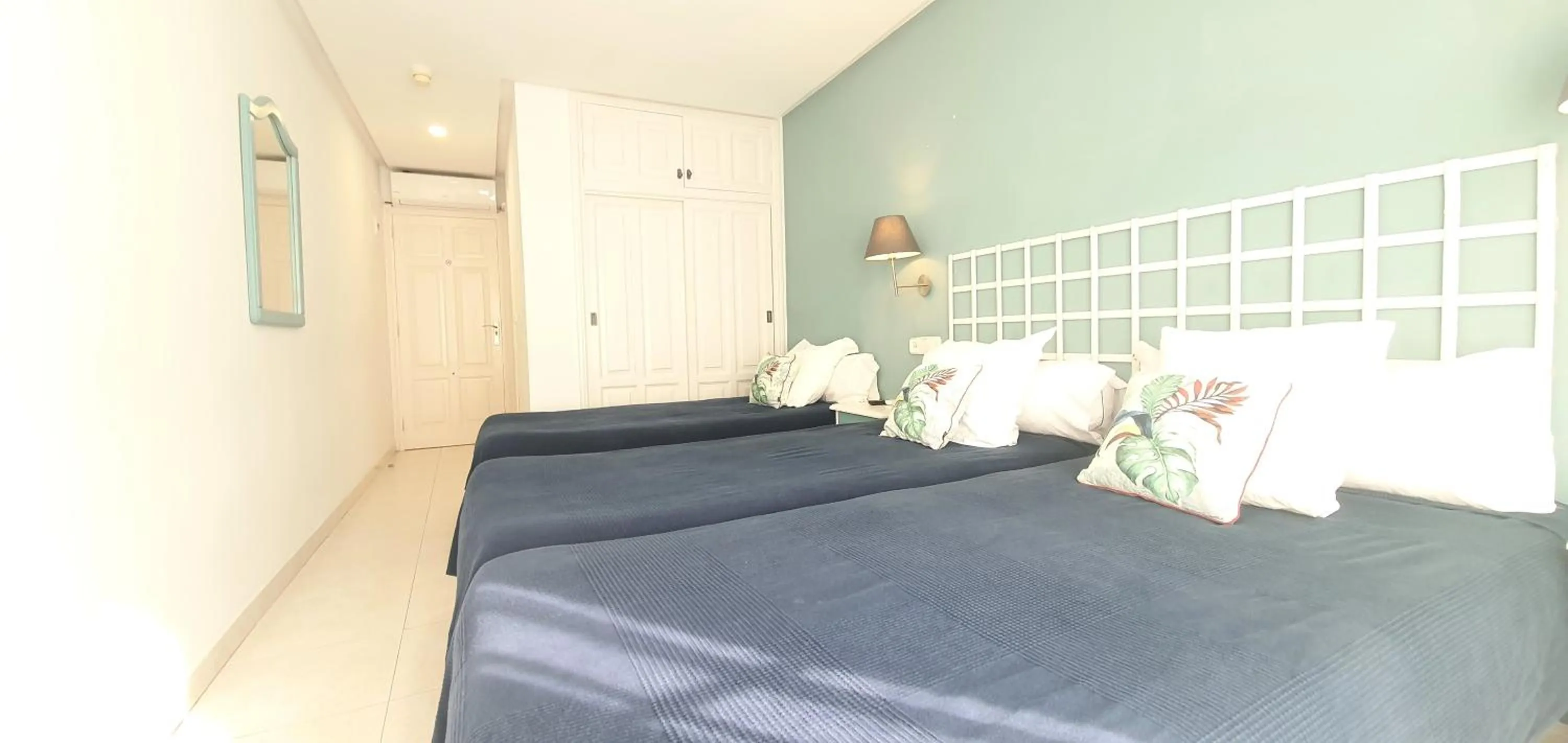 Bedroom, Bed in Hugo Beach Hotel & Apartments