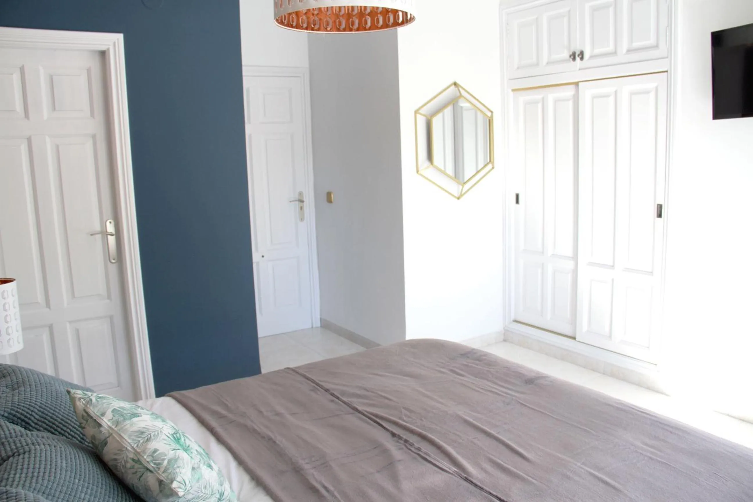 Photo of the whole room, Bed in Hugo Beach Hotel & Apartments