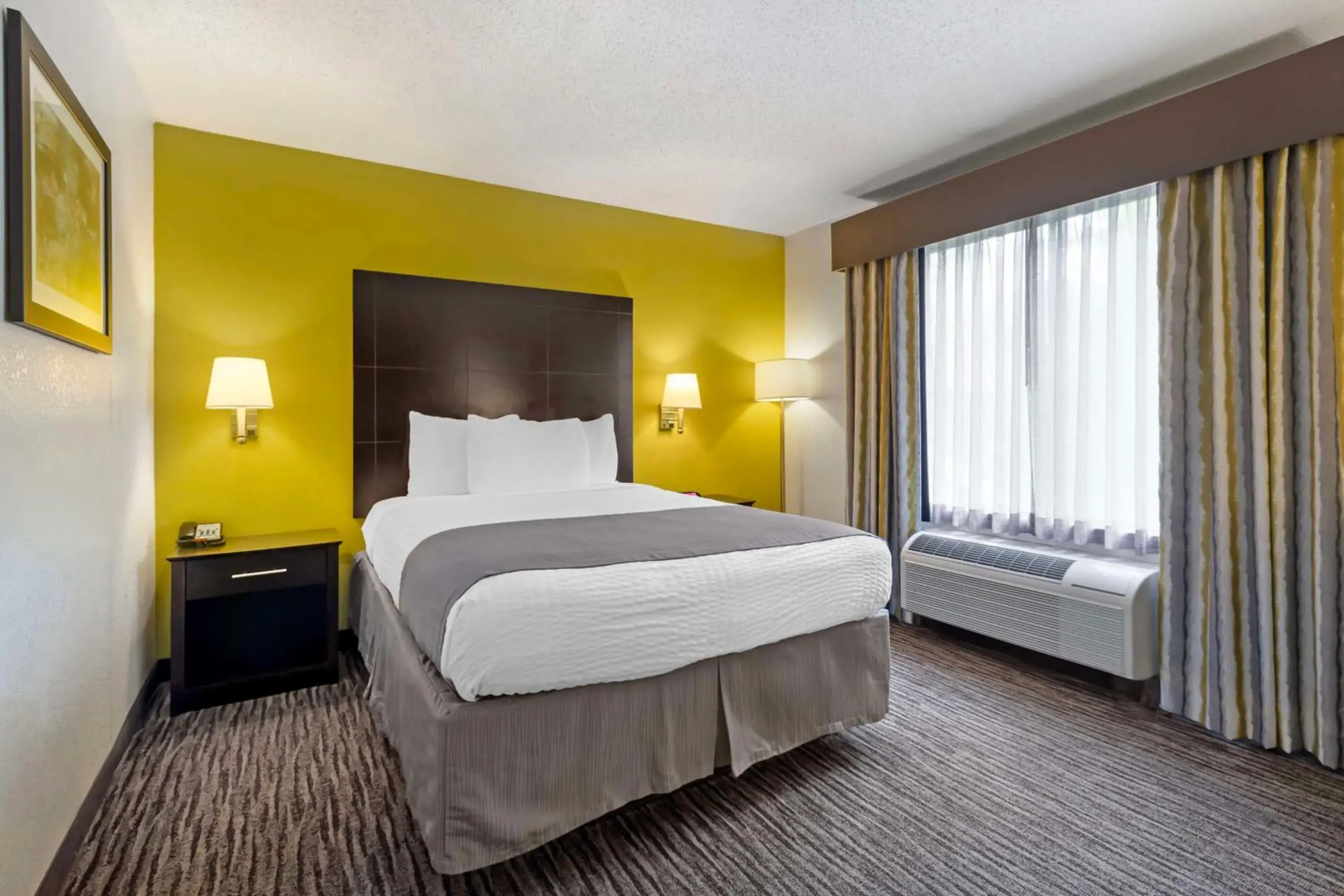 Bedroom, Bed in Best Western Magnolia Inn and Suites Bedroom, Bed in Best Western Magnolia Inn and Suites