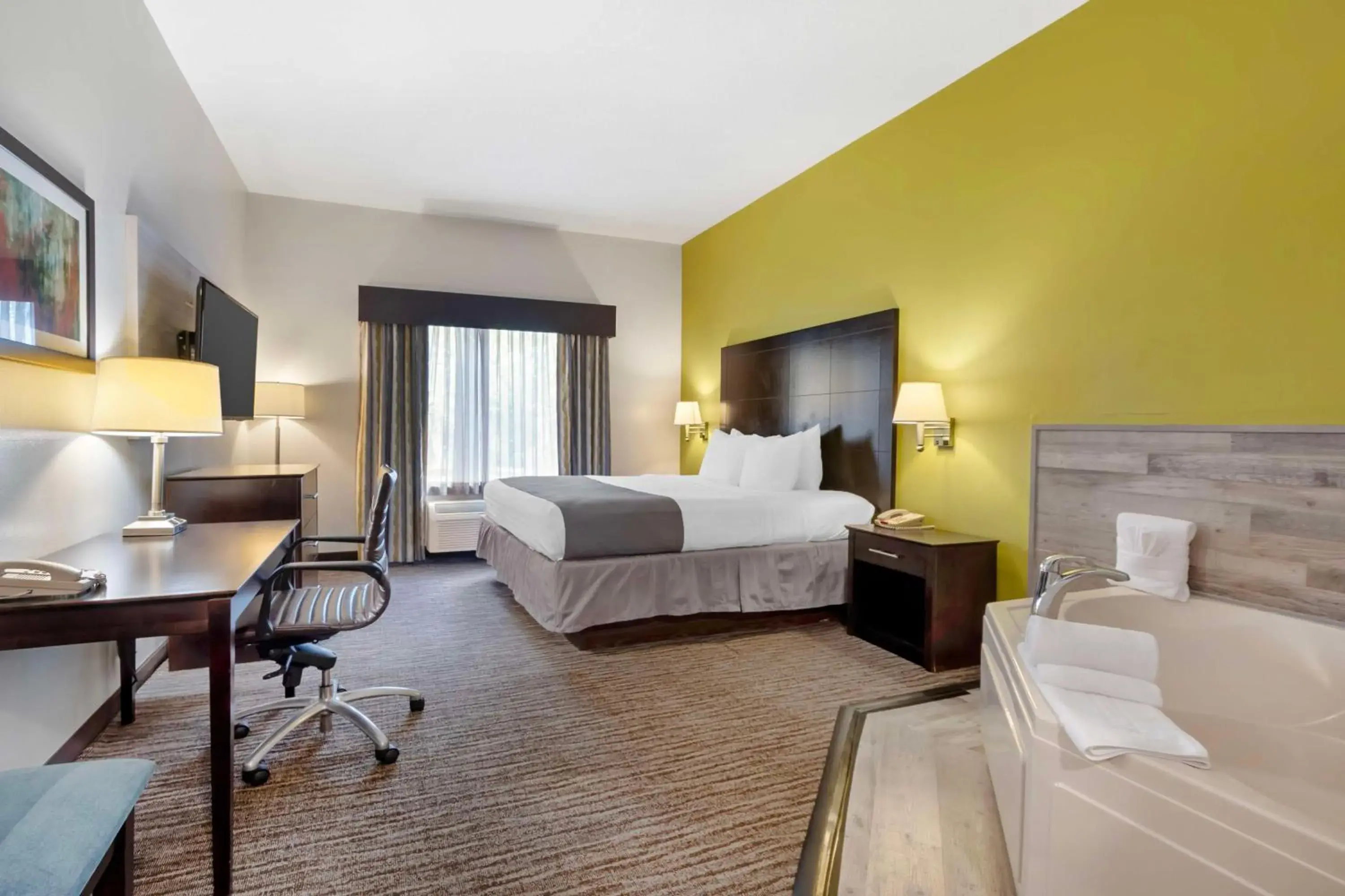 Bedroom, Bed in Best Western Magnolia Inn and Suites Bedroom, Bed in Best Western Magnolia Inn and Suites