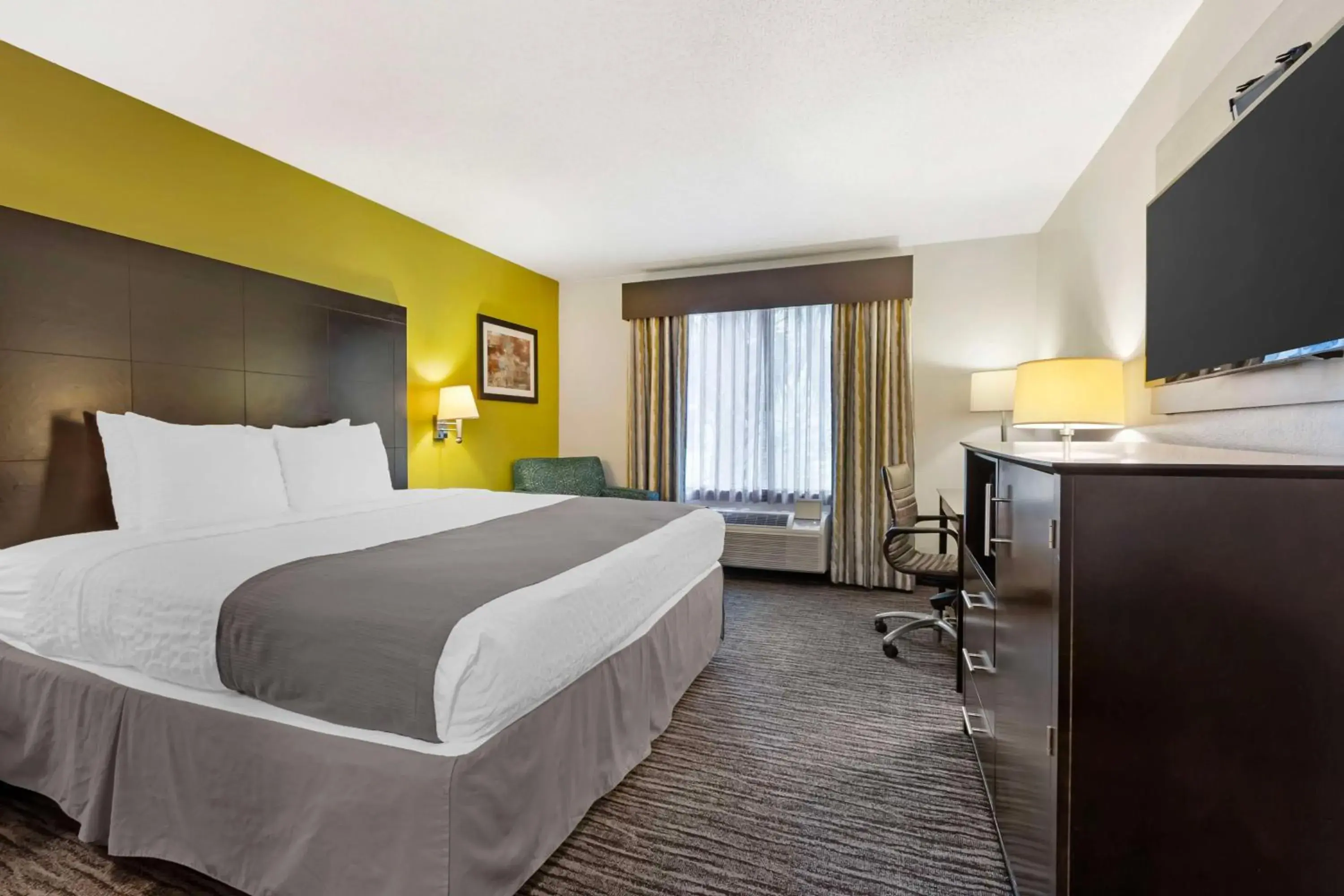 Bedroom, Bed in Best Western Magnolia Inn and Suites Bedroom, Bed in Best Western Magnolia Inn and Suites