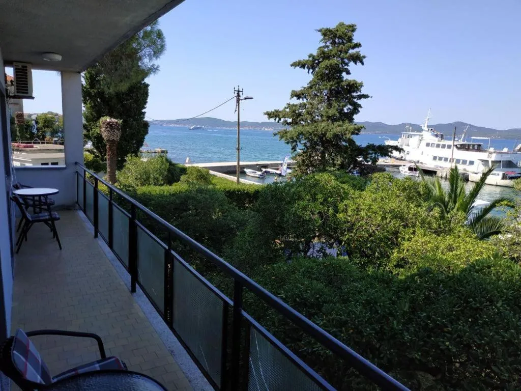 Amazing seaview apartment with a balcony near the beach - Kneza Trpimira I