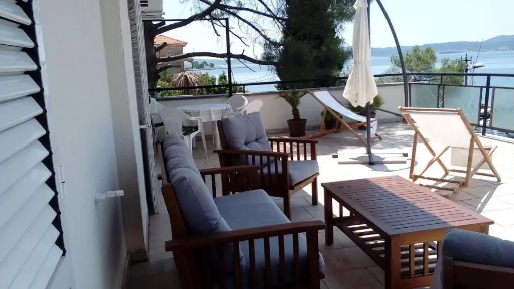 Amazing seaview apartment with a balcony near the beach - Kneza Trpimira I