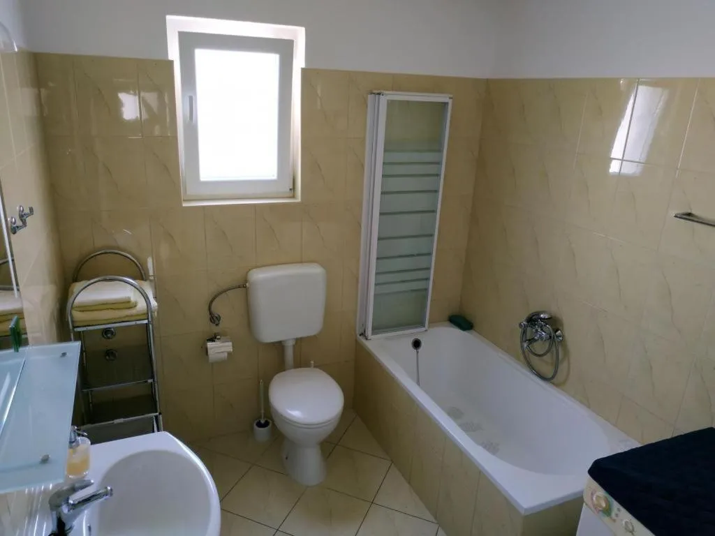 Amazing seaview apartment with a balcony near the beach - Kneza Trpimira I