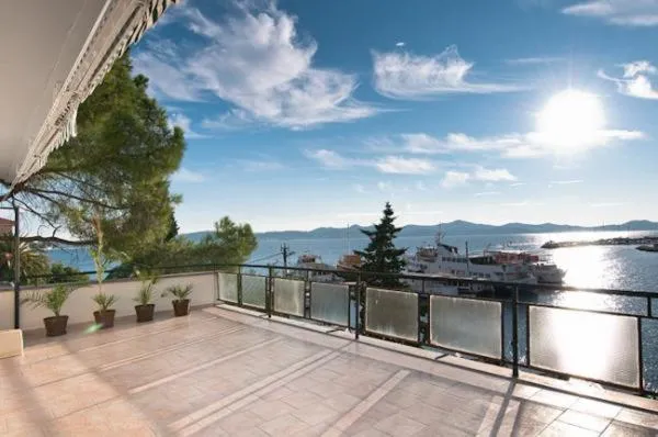 Amazing seaview apartment with a balcony near the beach - Kneza Trpimira I