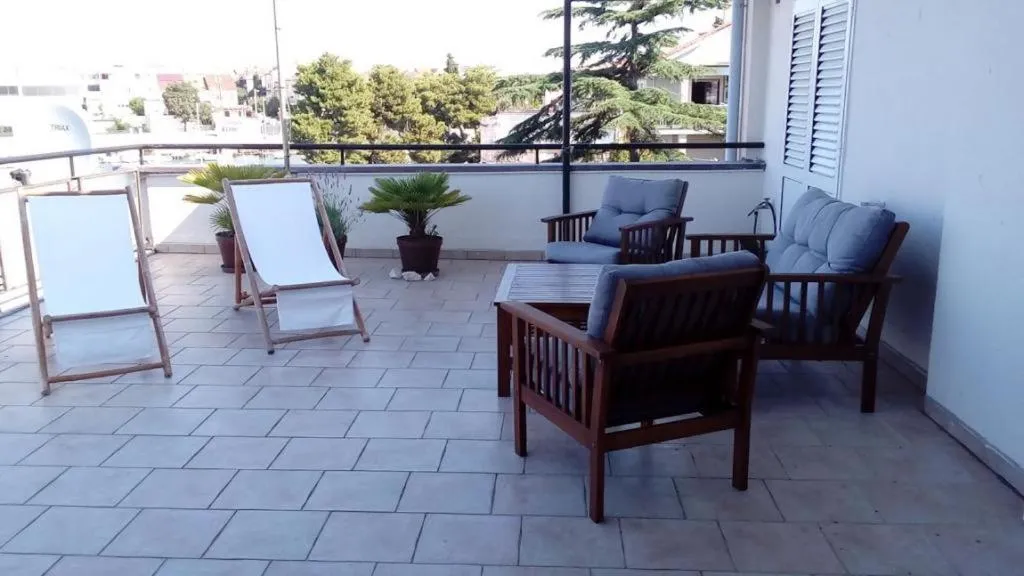 Amazing seaview apartment with a balcony near the beach - Kneza Trpimira I
