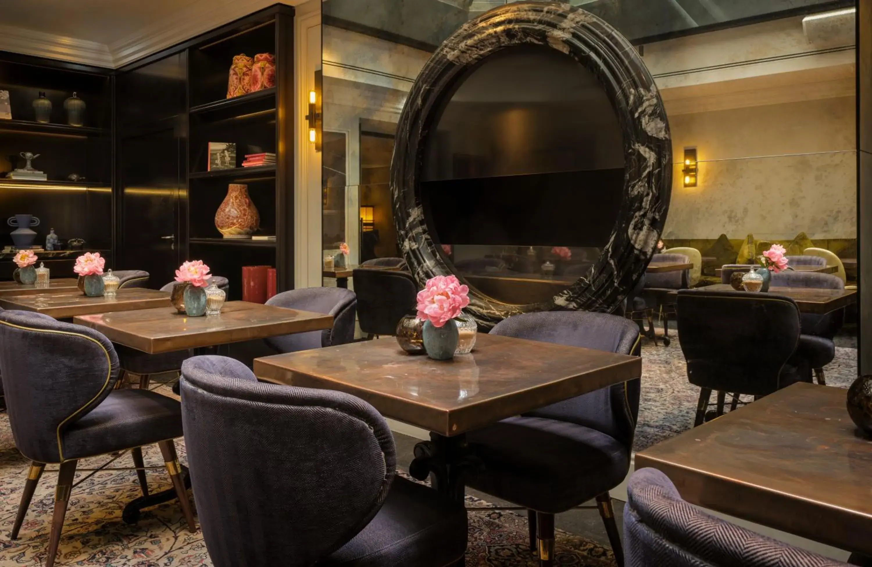 Restaurant/places to eat in The Nikolai Hamburg - Leonardo Limited Edition Restaurant/places to eat in The Nikolai Hamburg - Leonardo Limited Edition