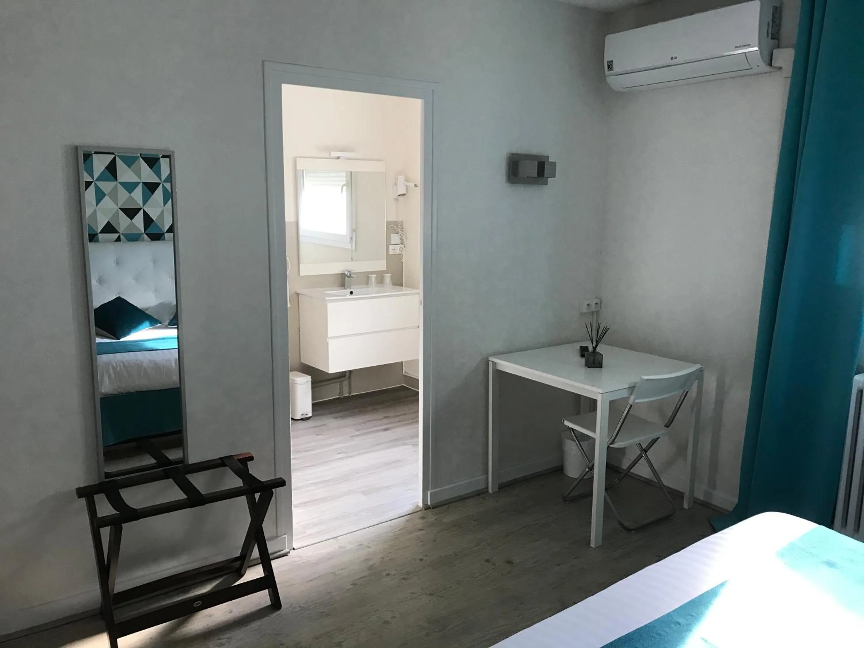 Photo of the whole room, Bed in Hotel Alpes Cevennes