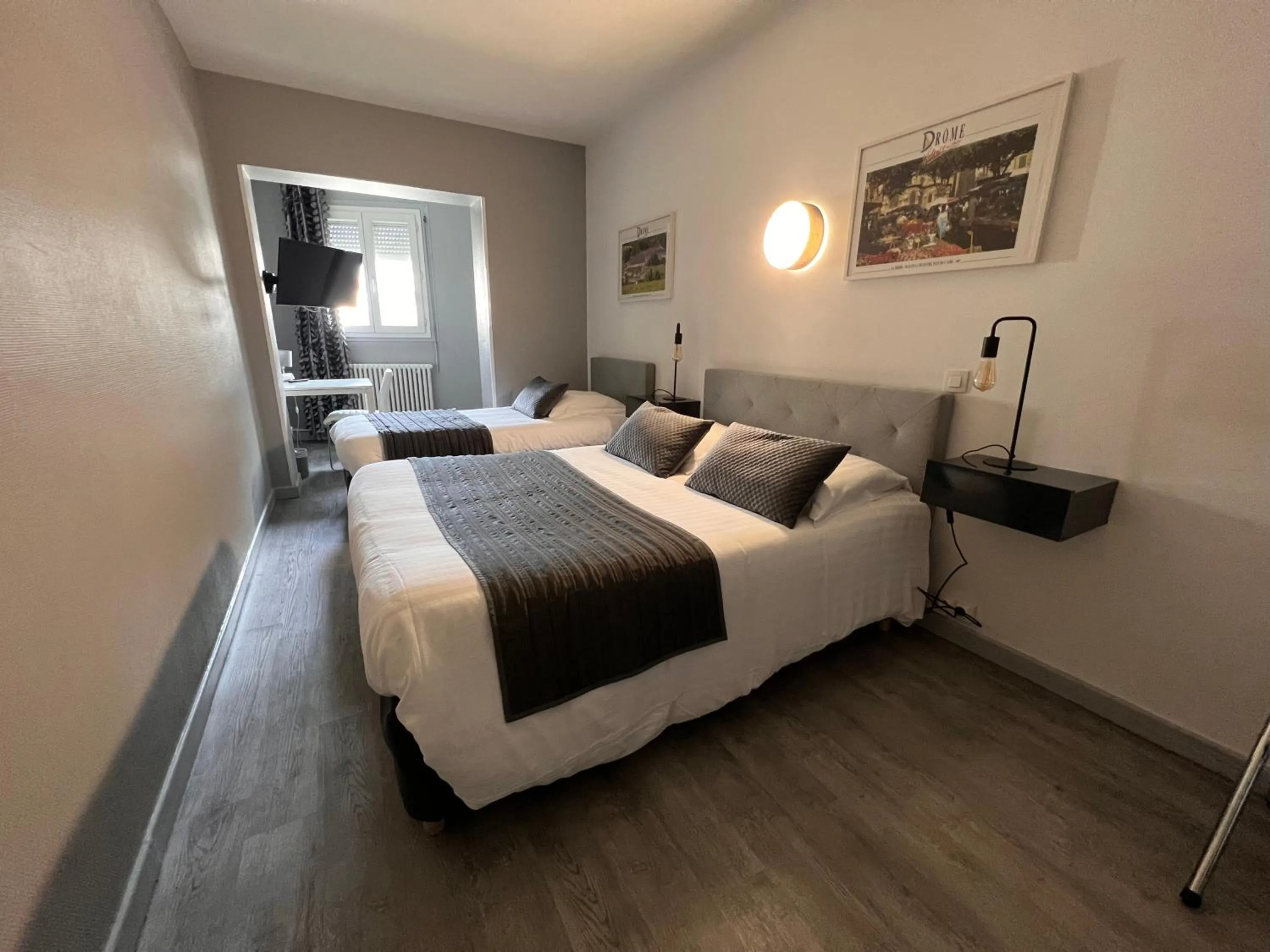 Photo of the whole room, Bed in Hotel Alpes Cevennes