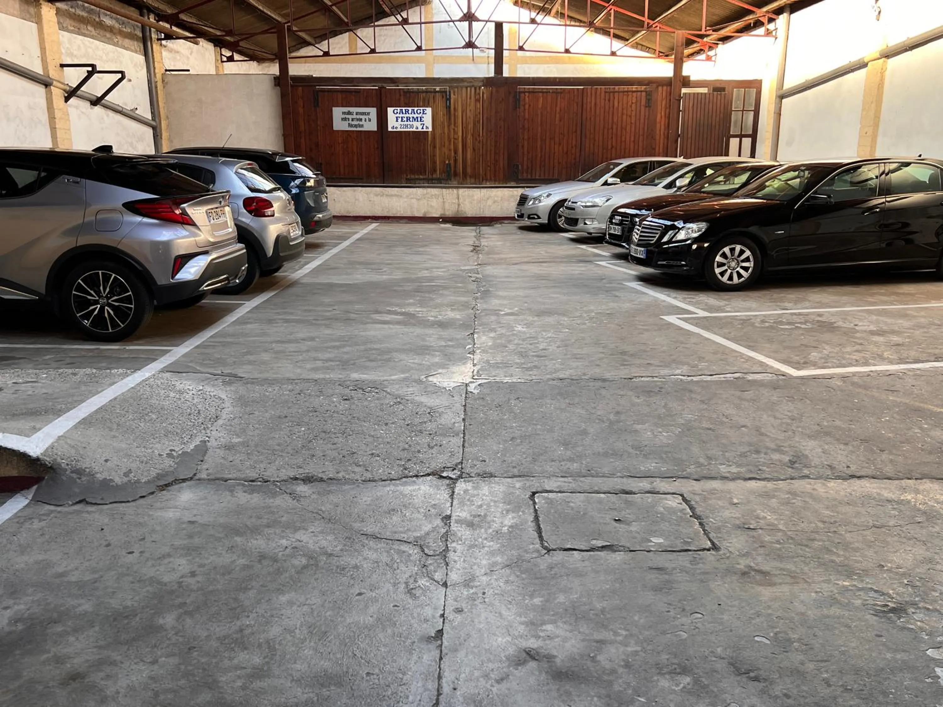 Parking in Hotel Alpes Cevennes