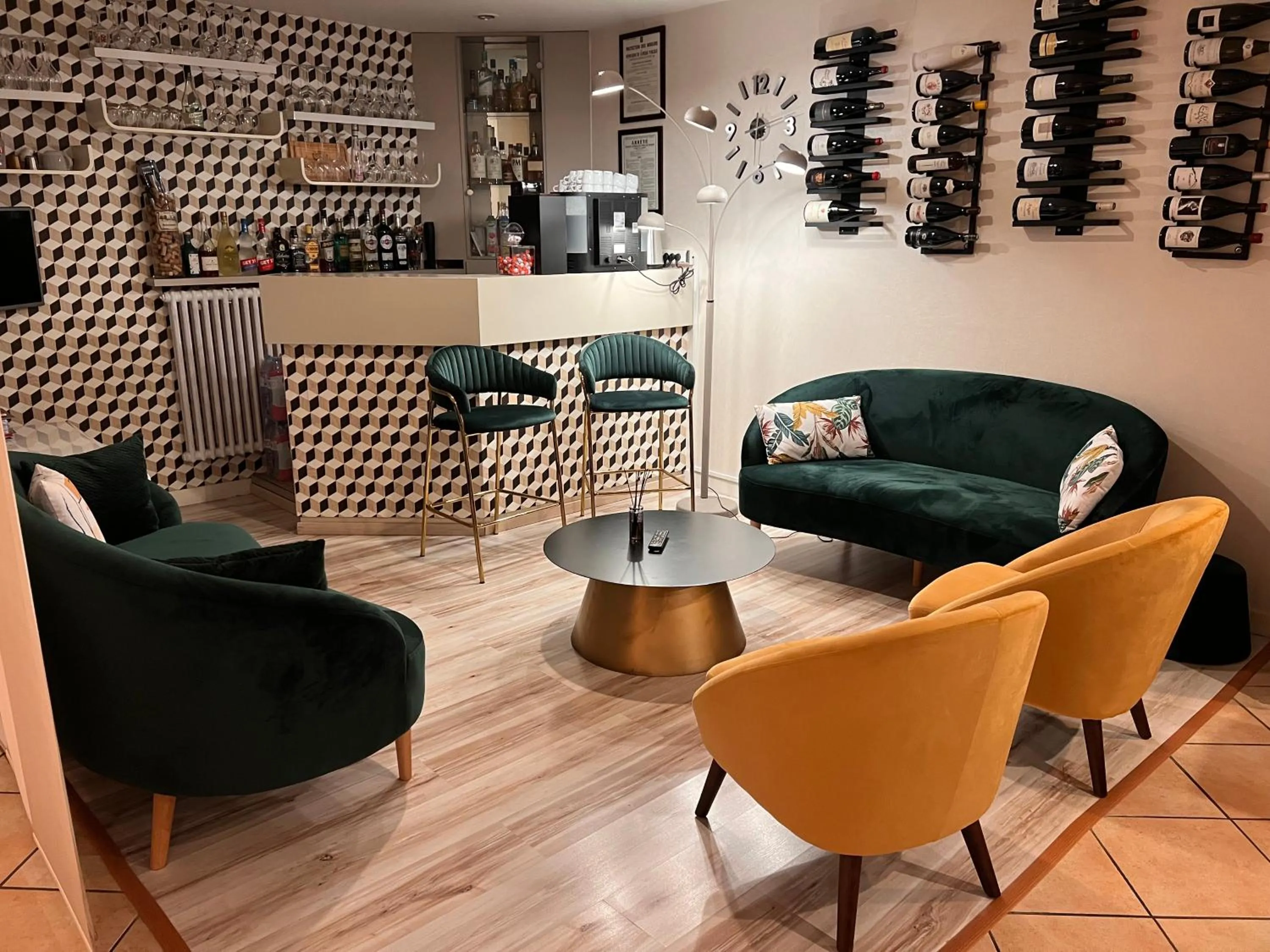 Lounge or bar in Hotel Alpes Cevennes