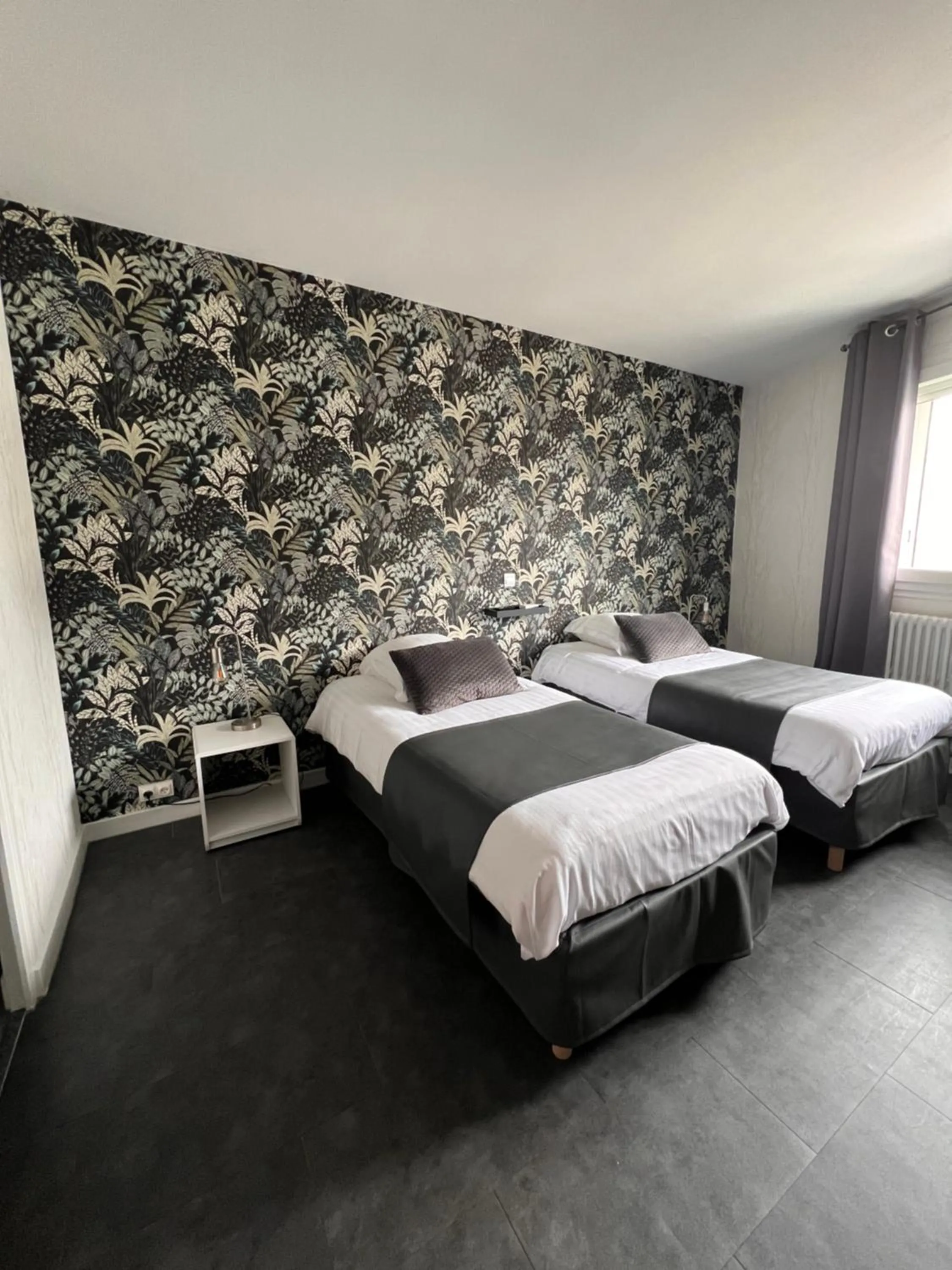 Bedroom, Bed in Hotel Alpes Cevennes