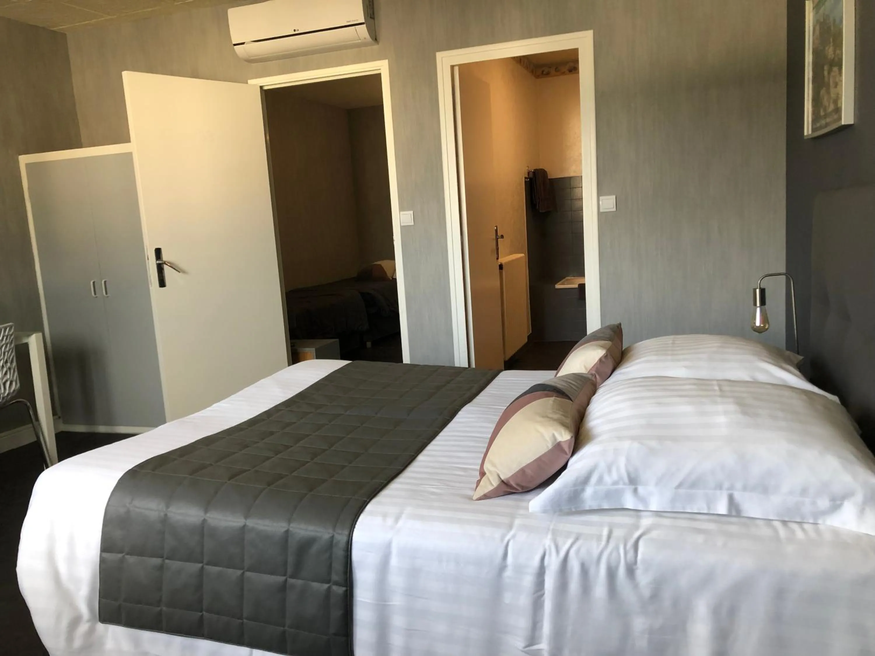 Photo of the whole room, Bed in Hotel Alpes Cevennes