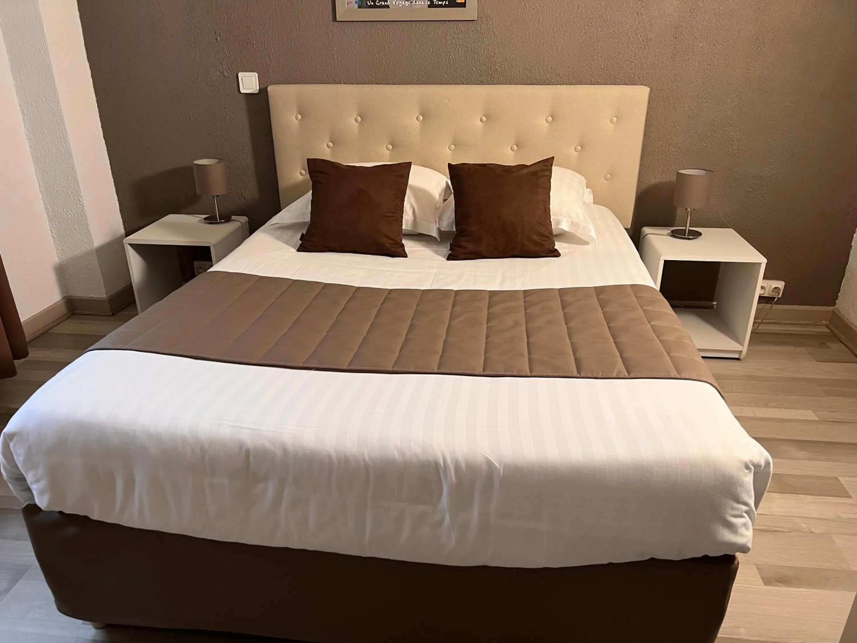 Bedroom, Bed in Hotel Alpes Cevennes