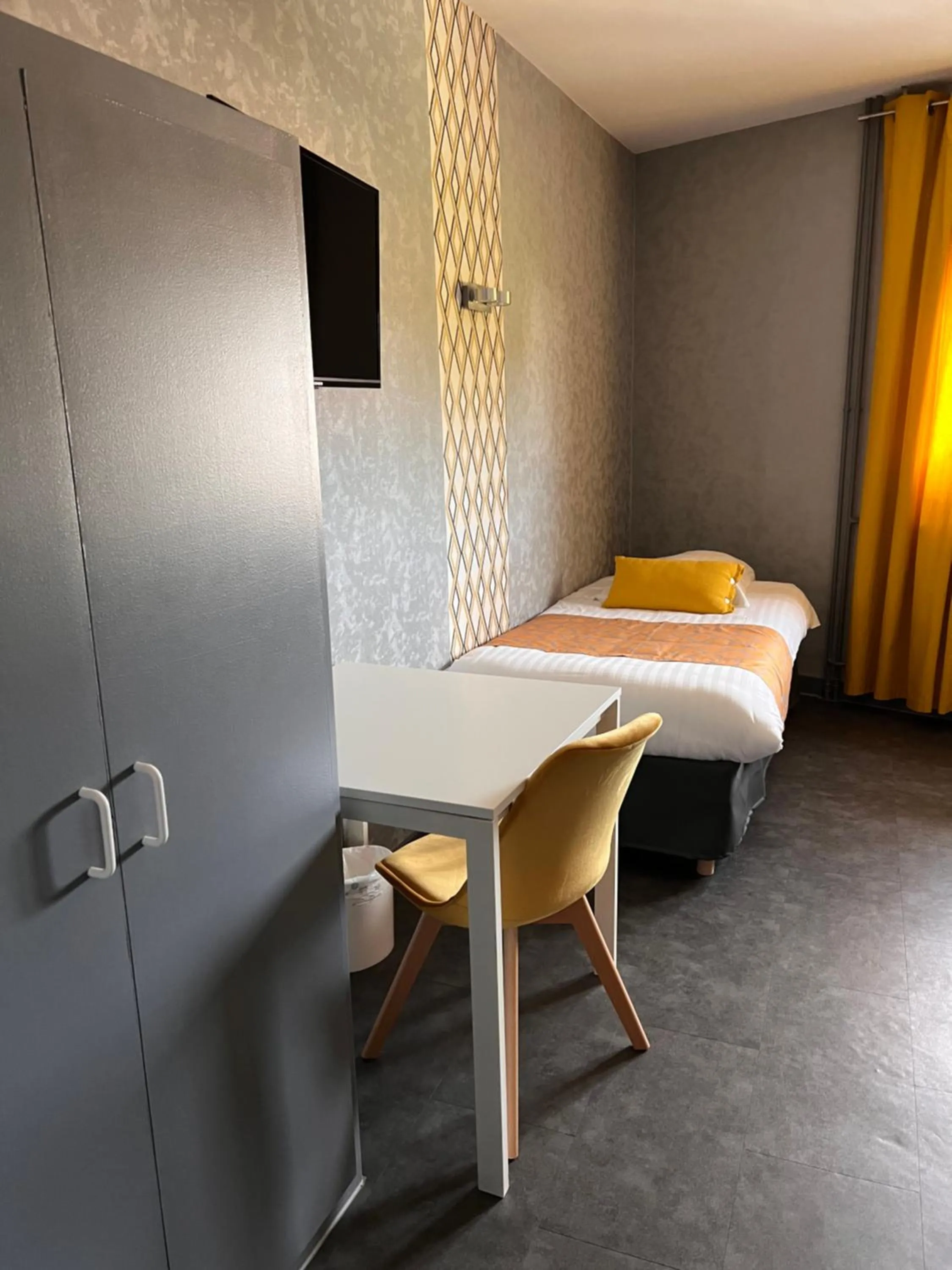 Photo of the whole room, Bed in Hotel Alpes Cevennes