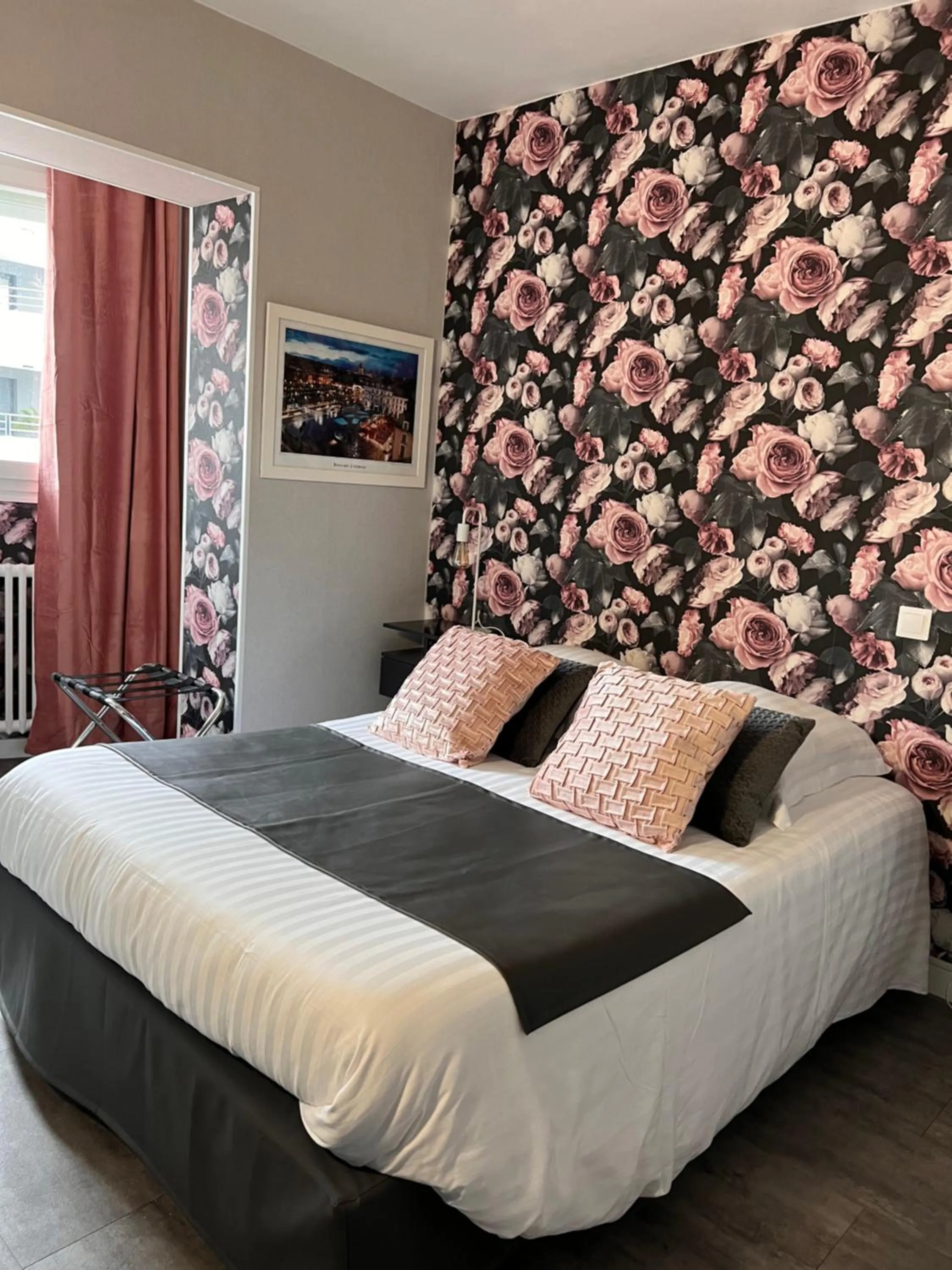 Bed in Hotel Alpes Cevennes