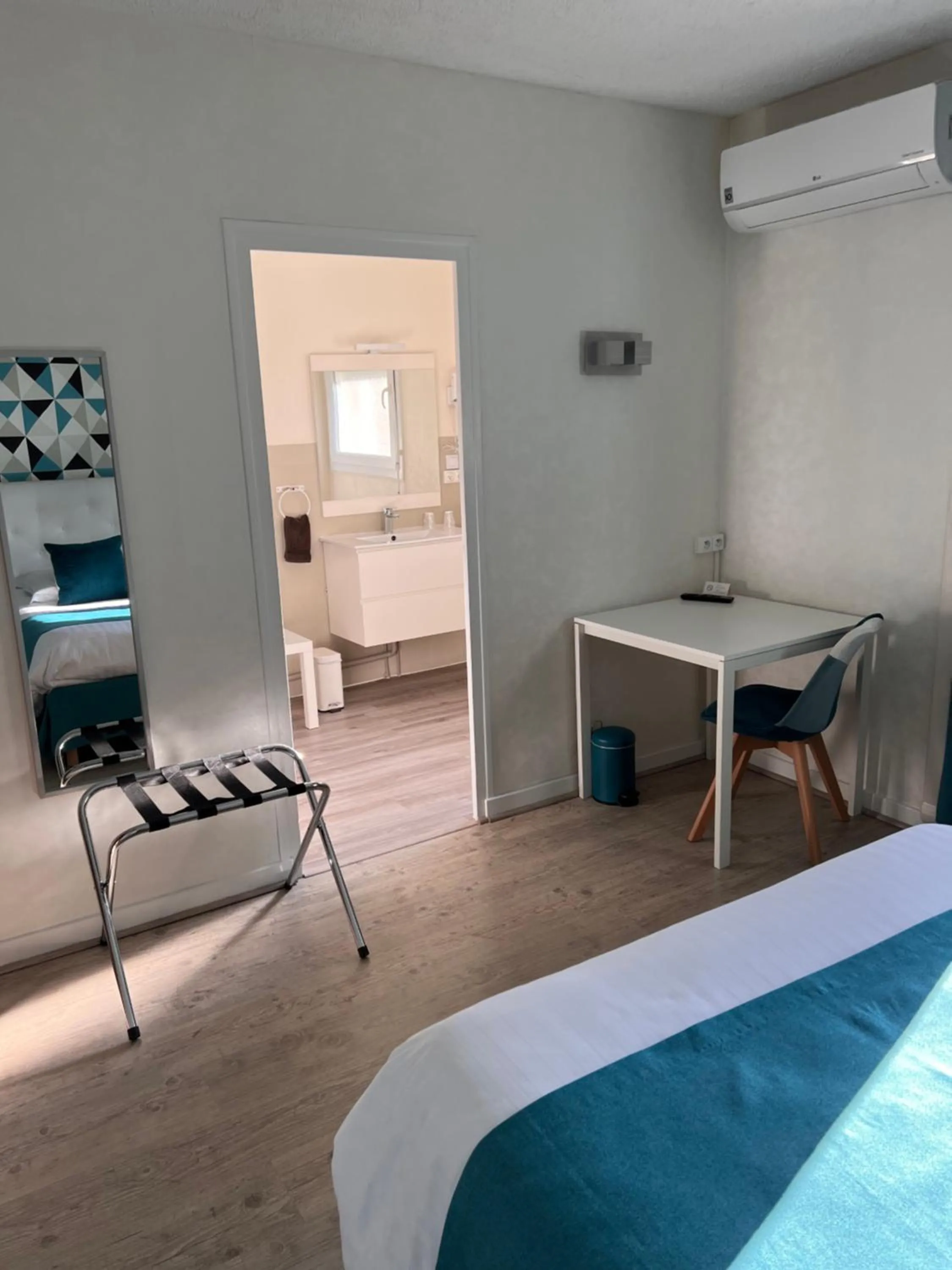 Photo of the whole room, Bed in Hotel Alpes Cevennes