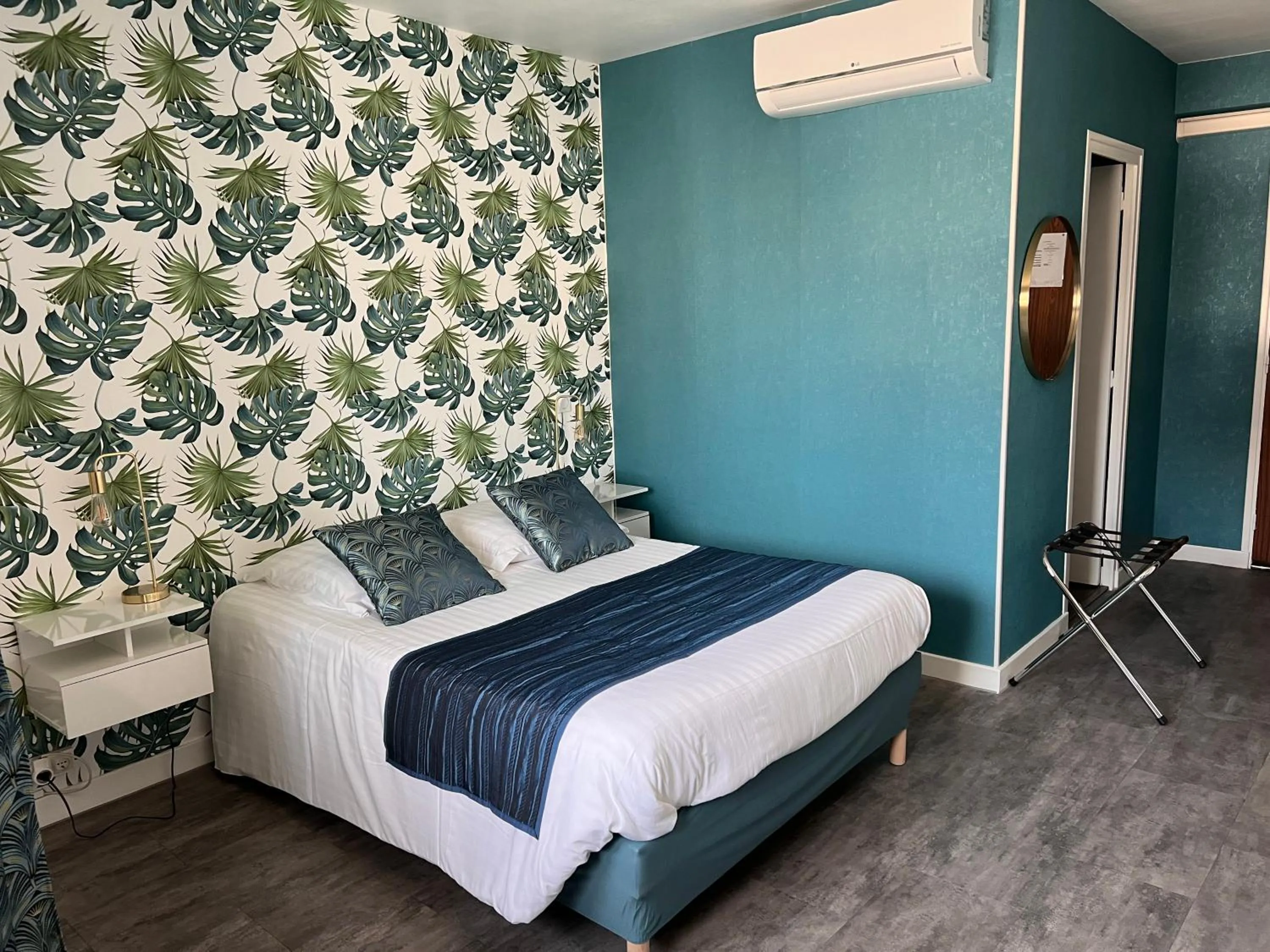 Photo of the whole room, Bed in Hotel Alpes Cevennes