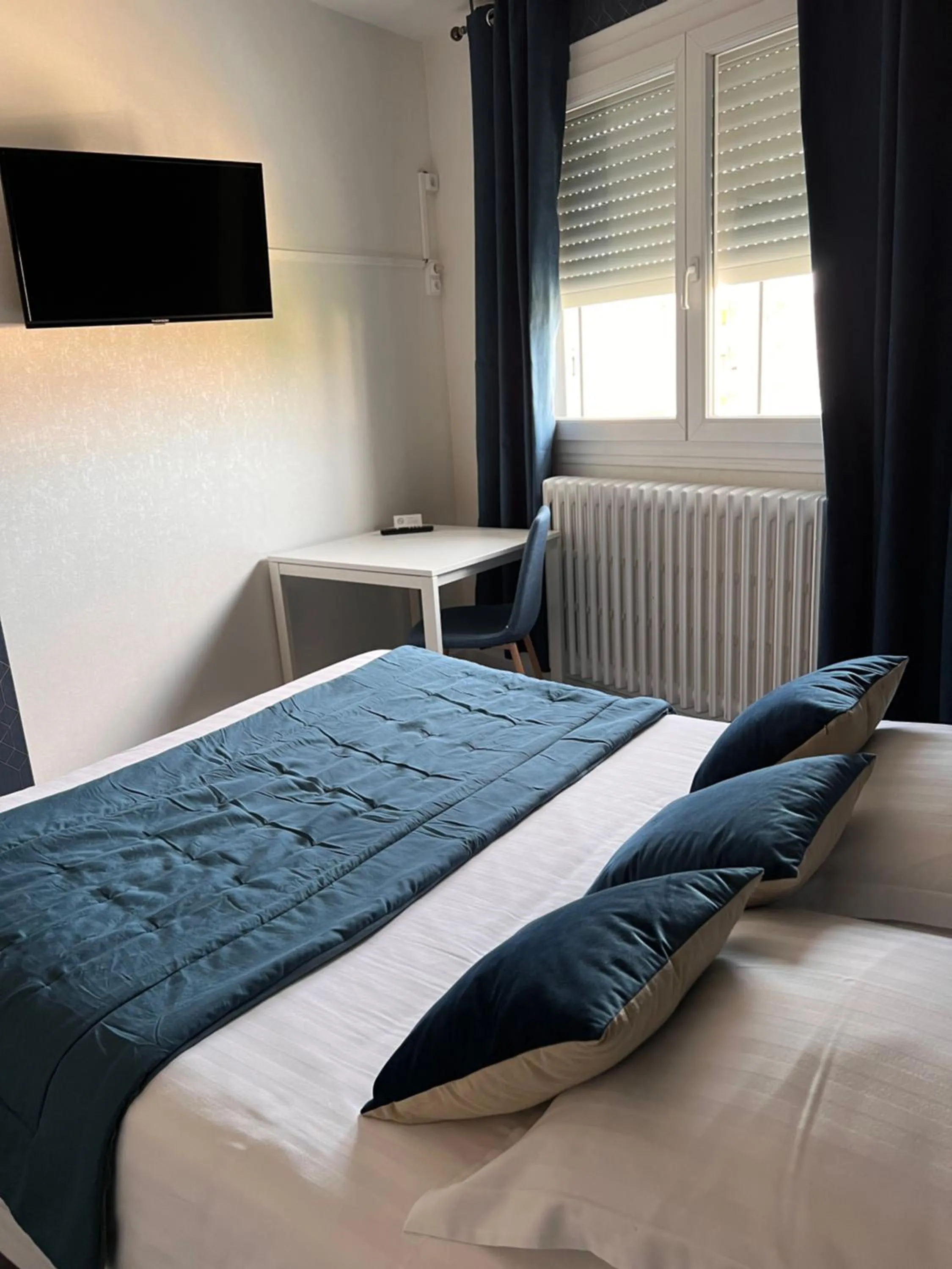 Photo of the whole room, Bed in Hotel Alpes Cevennes